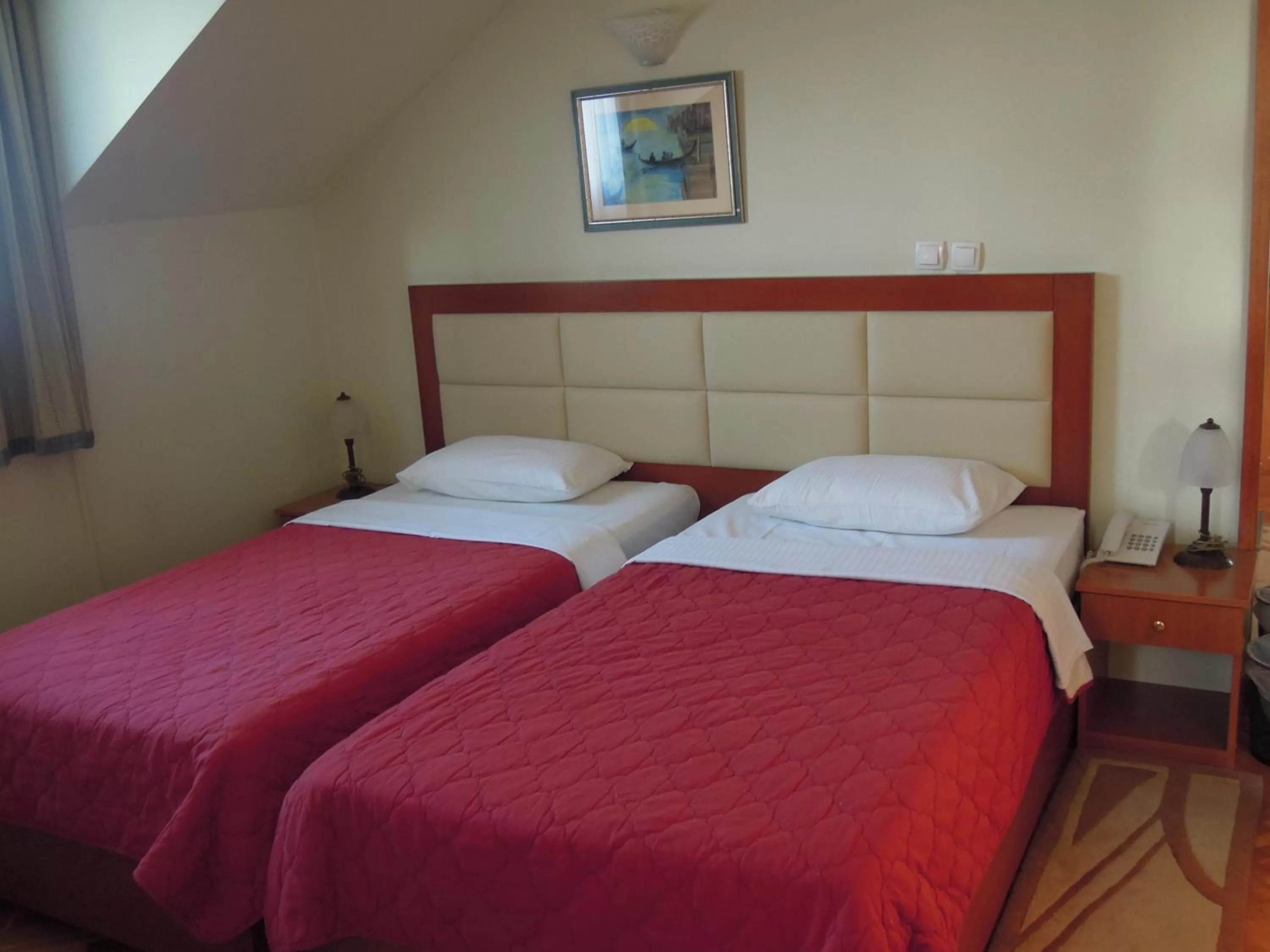 Bed in Hotel Sucevic Garni