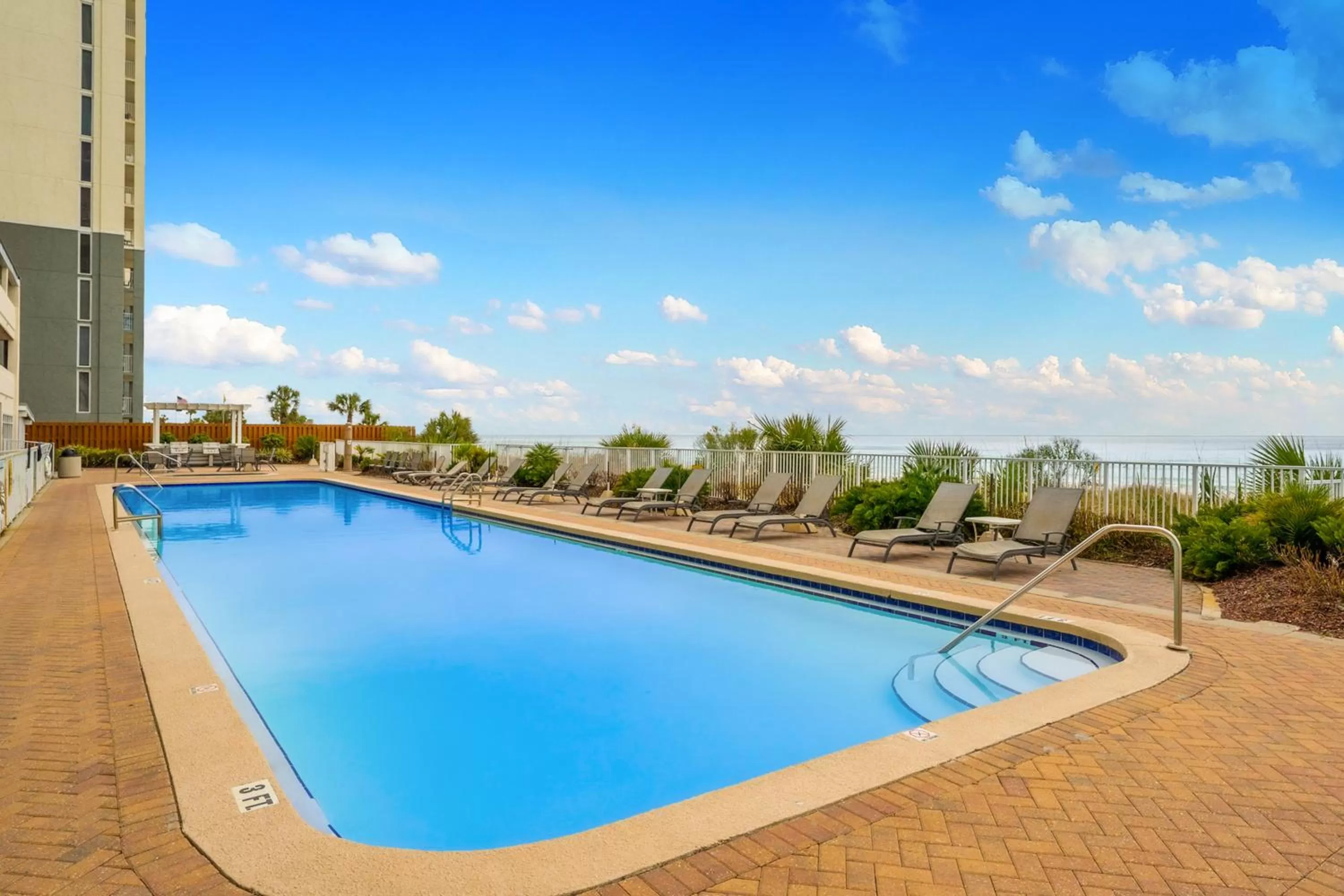 Swimming Pool in Twin Palms 603