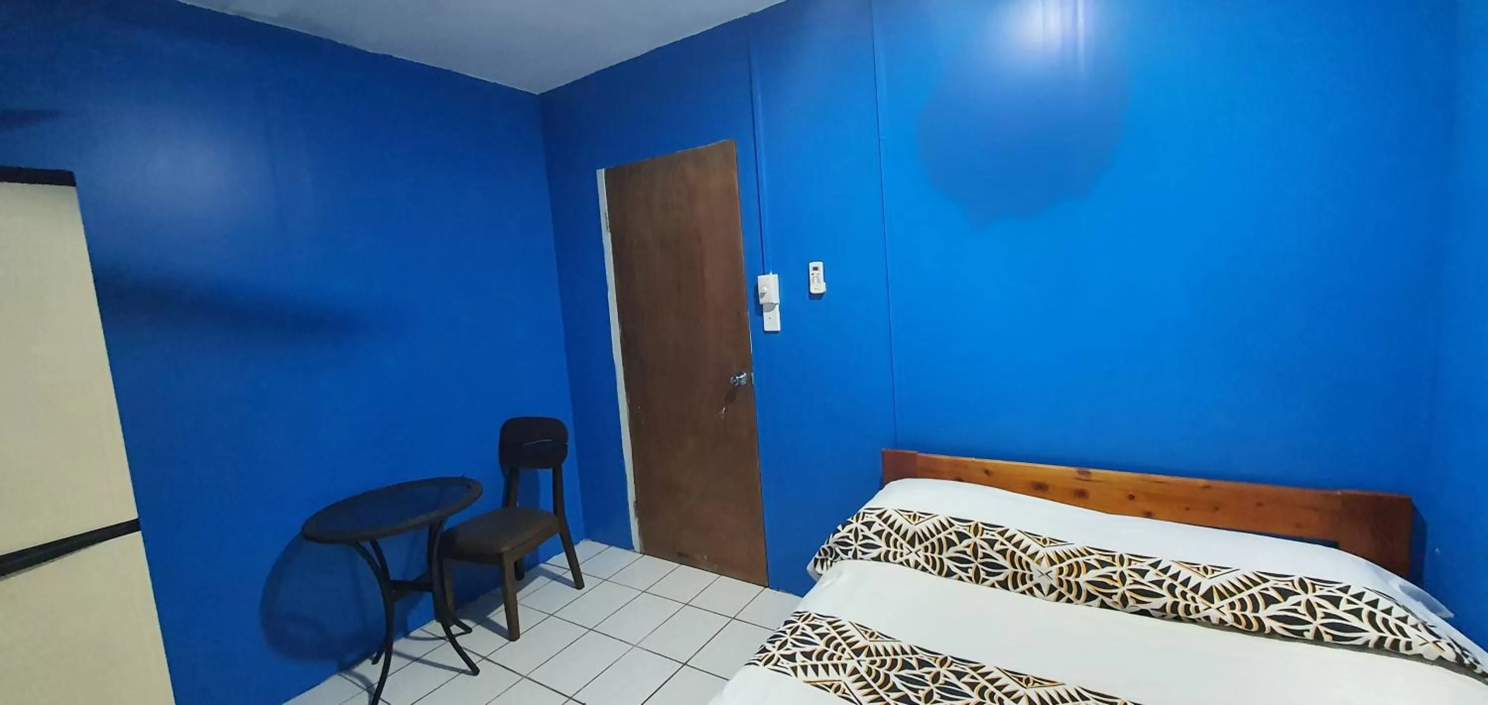 Photo of the whole room, Bed in Lynn's Getaway Hotel