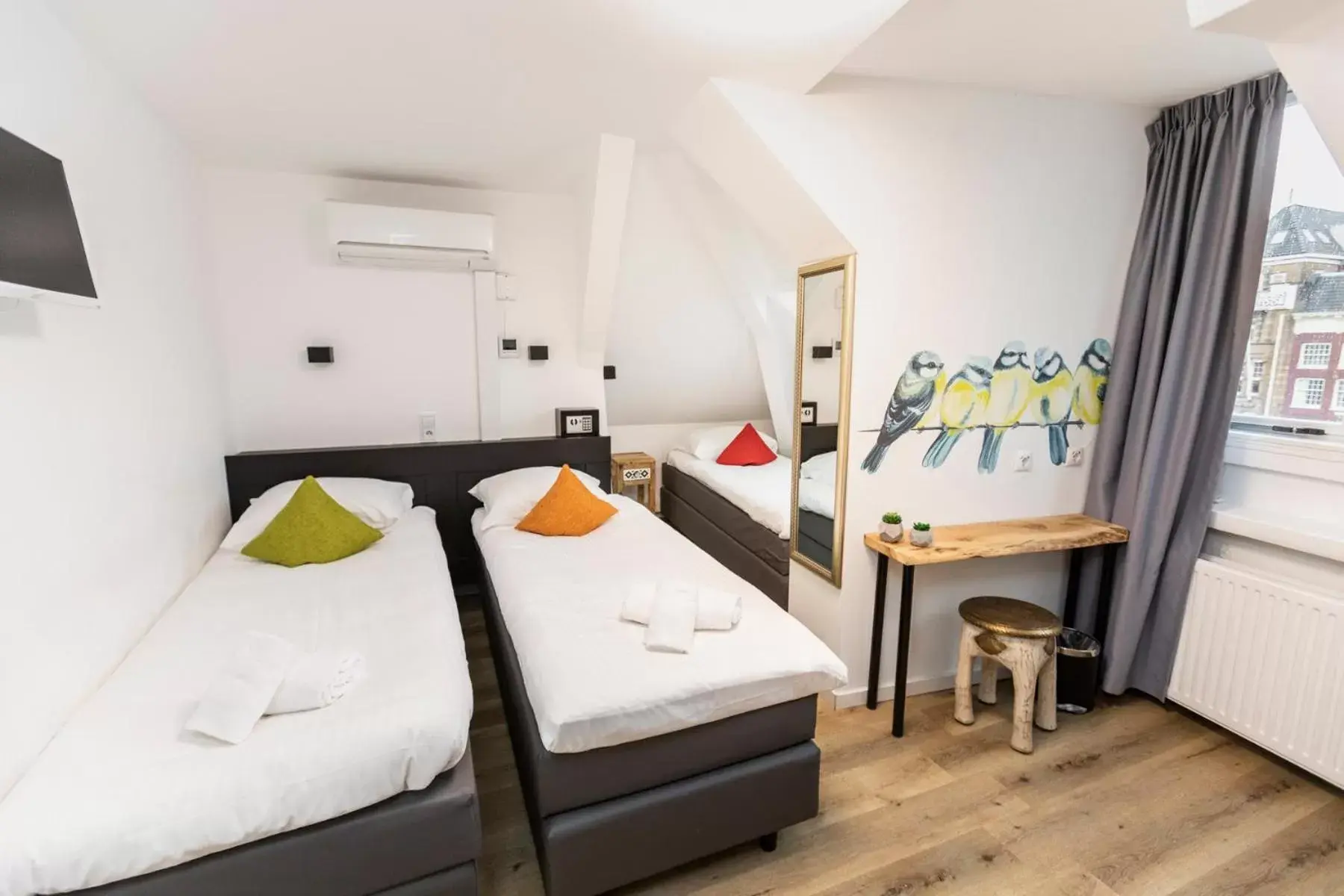 Family Room (5 Adults) in Hotel Pagi Family Room (5 Adults) in Hotel Pagi