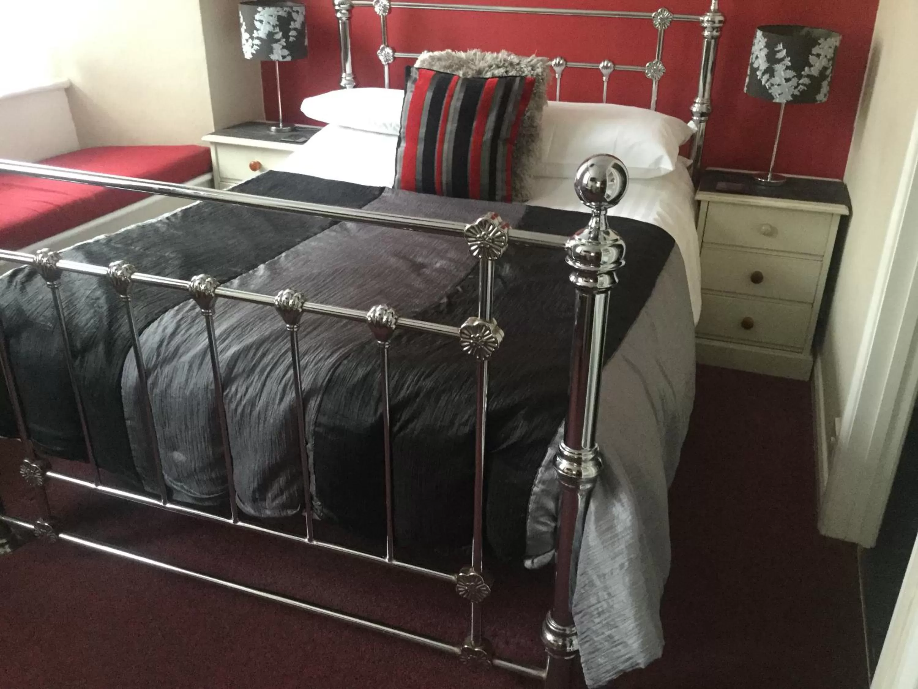 Double Room in Ship inn