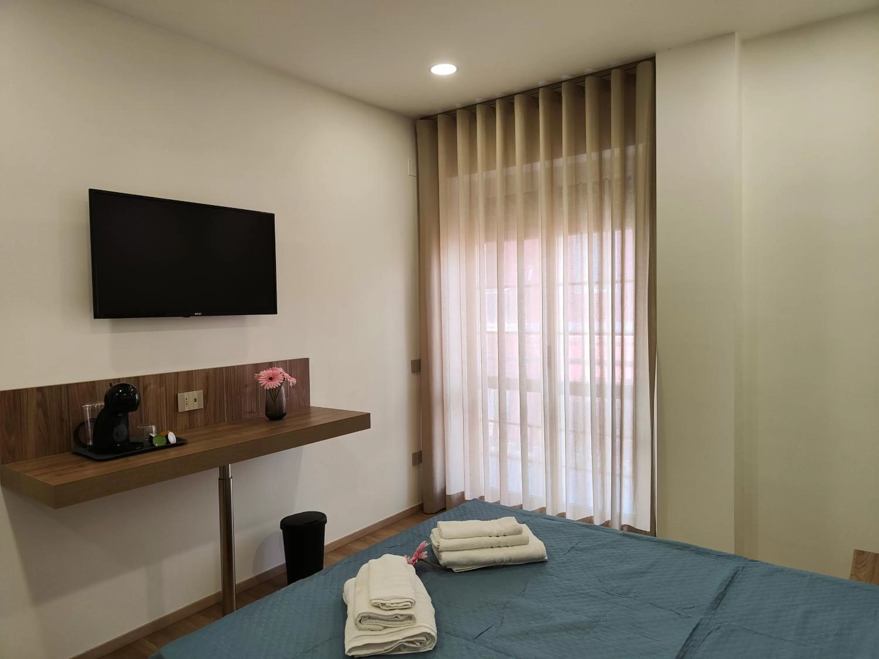 Coffee/tea facilities, TV/Entertainment Center in Pompeya Bed and Breakfast