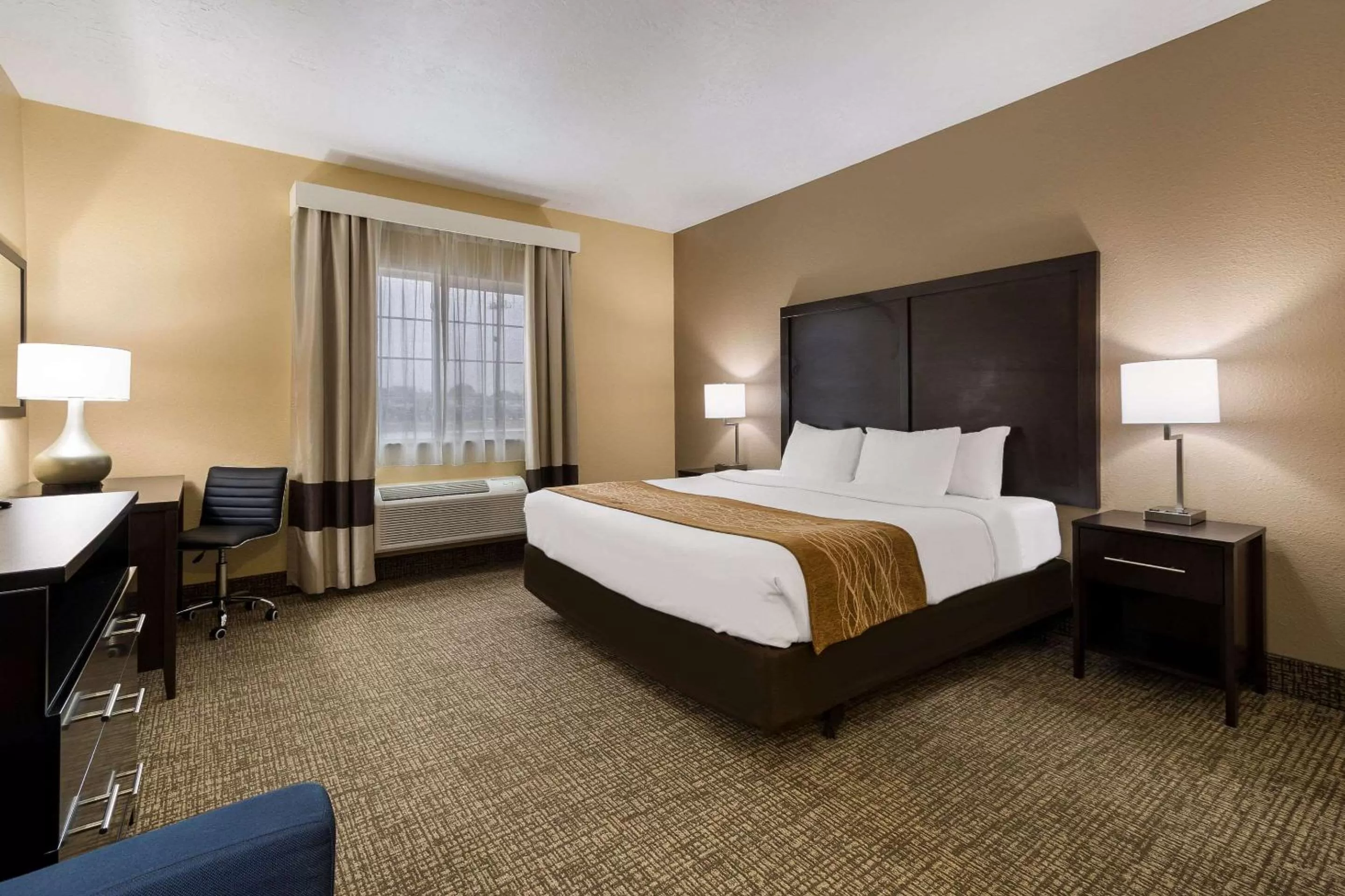 Bedroom, Bed in Comfort Inn Yankton SD