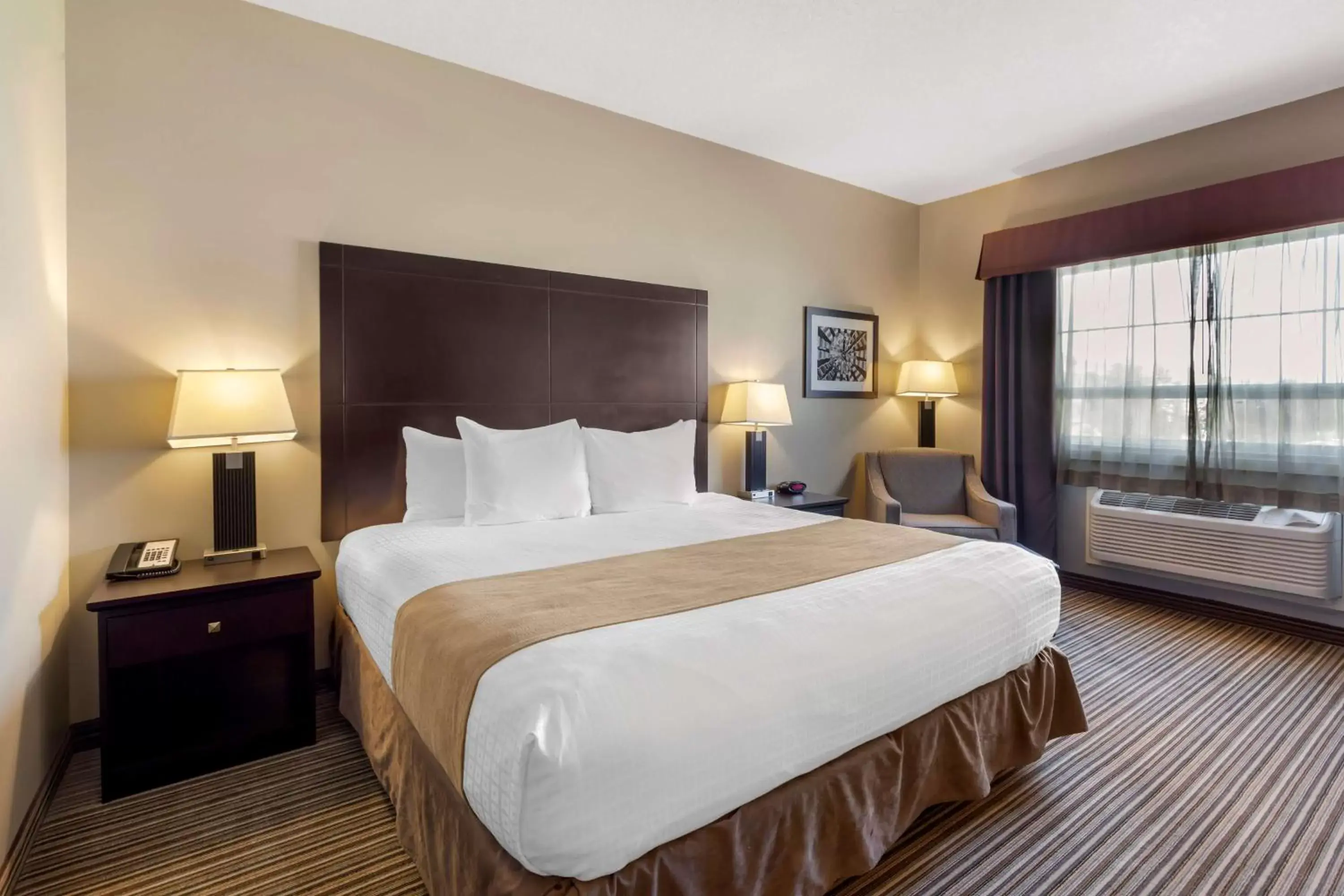 King Room with Whirlpool - Non-Smoking in Best Western PLUS Fort Saskatchewan Inn & Suites King Room with Whirlpool - Non-Smoking in Best Western PLUS Fort Saskatchewan Inn & Suites