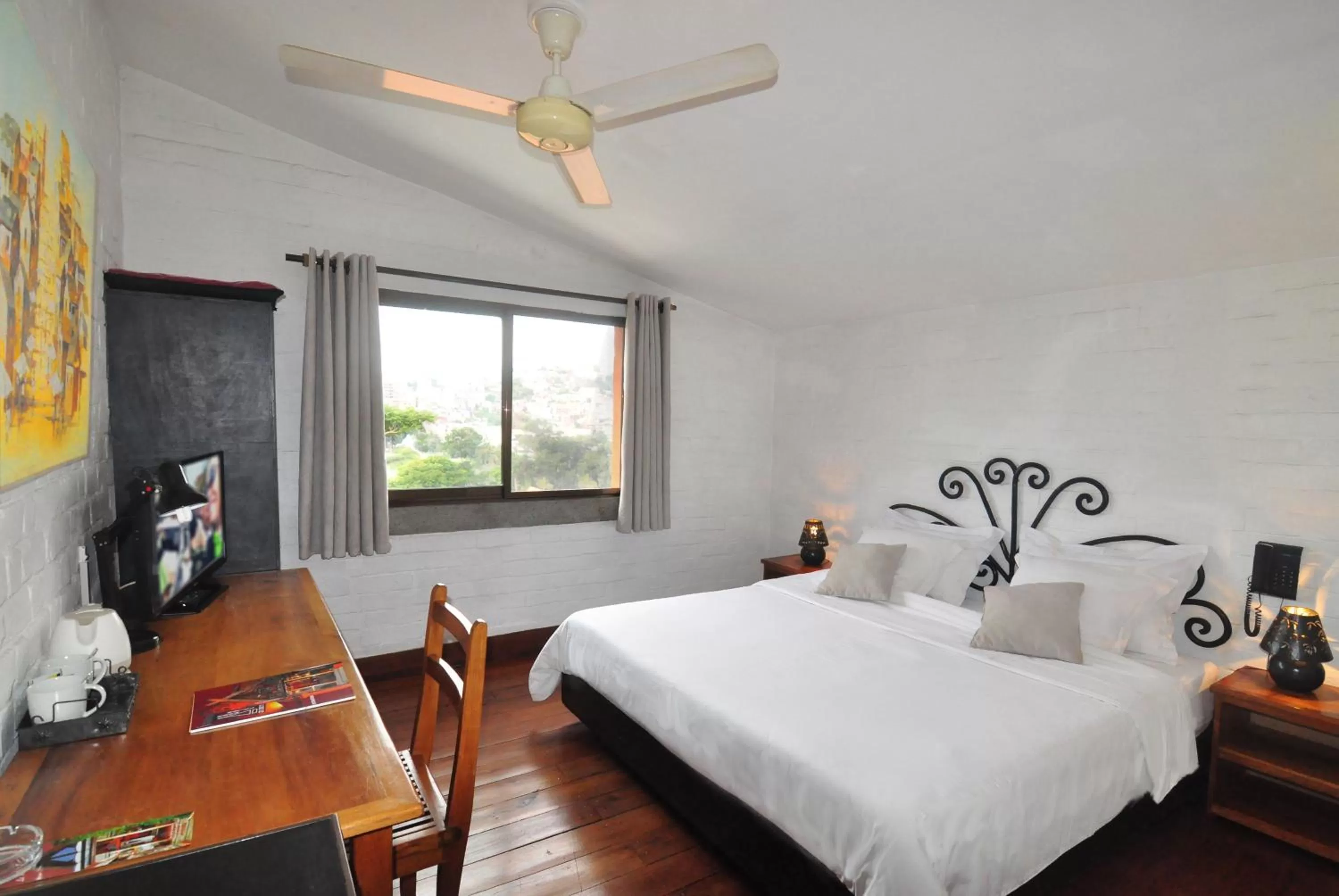 Photo of the whole room in Rova Hotel