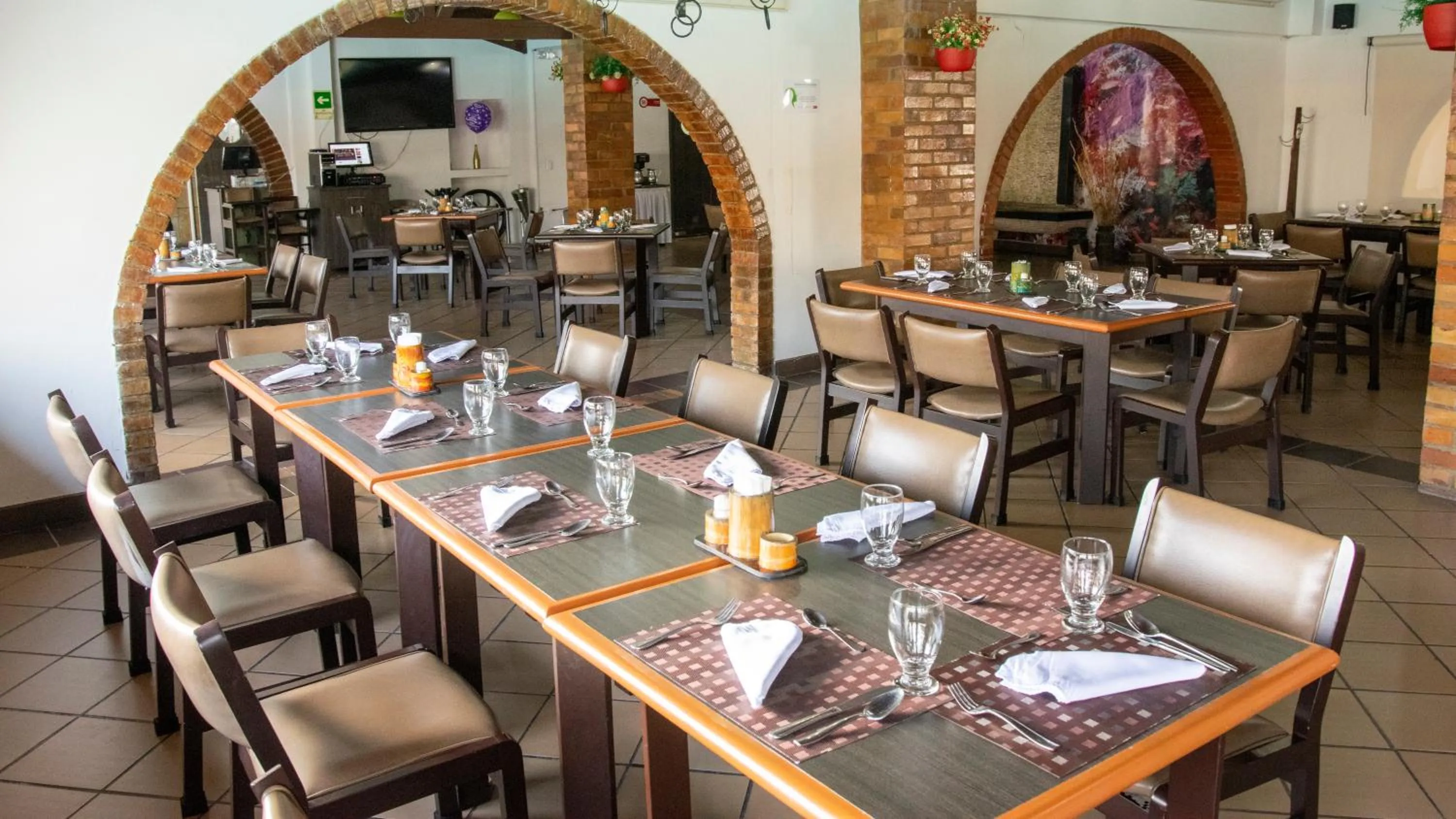 Restaurant/places to eat in Hotel San Juan Internacional