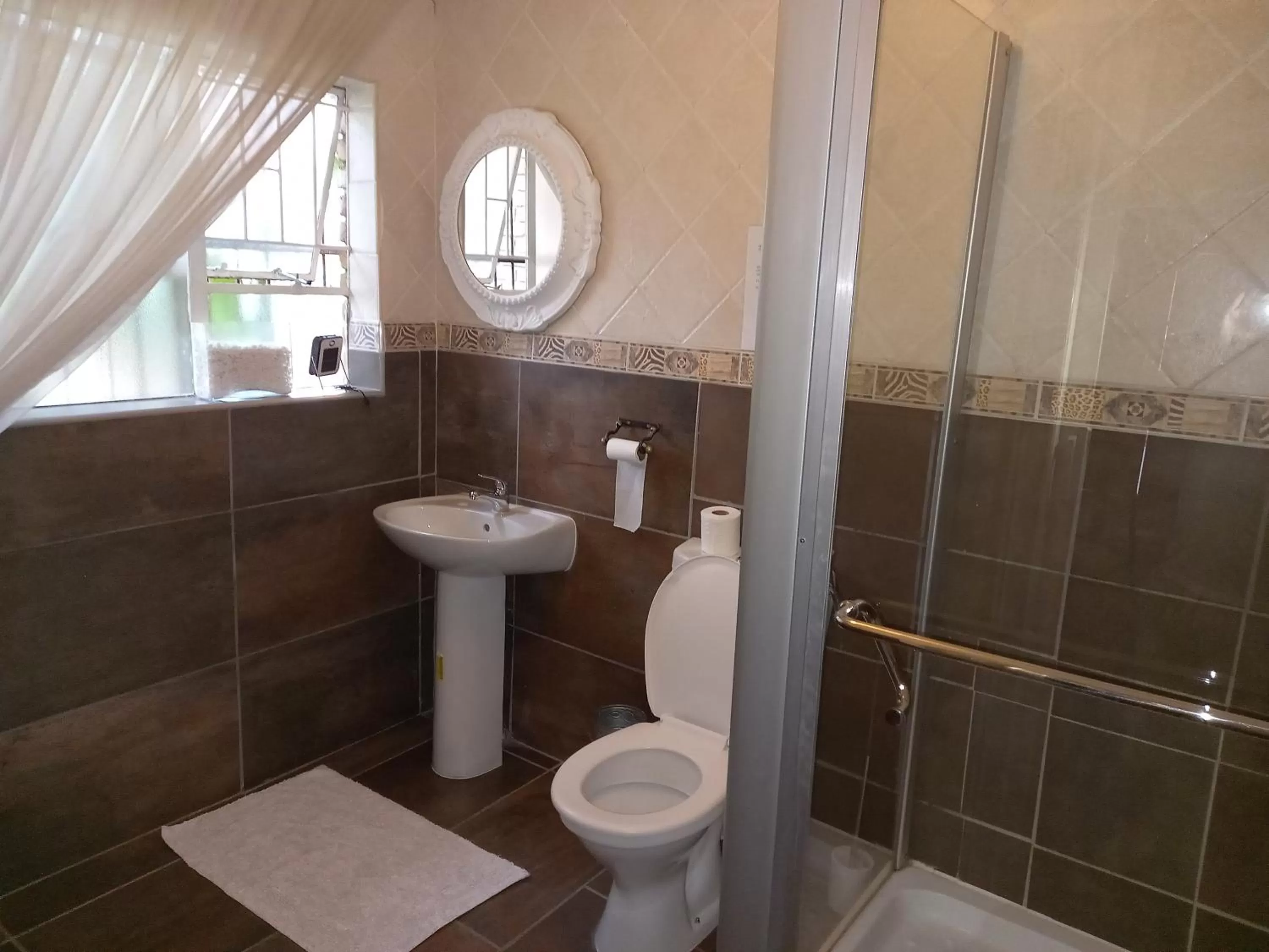 Bathroom in Troas Boutique hotel