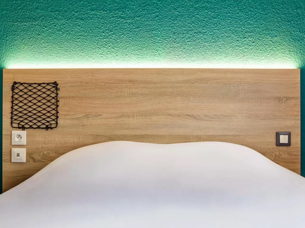 Bedroom, Bed in hotelF1 Lyon Gerland Vénissieux