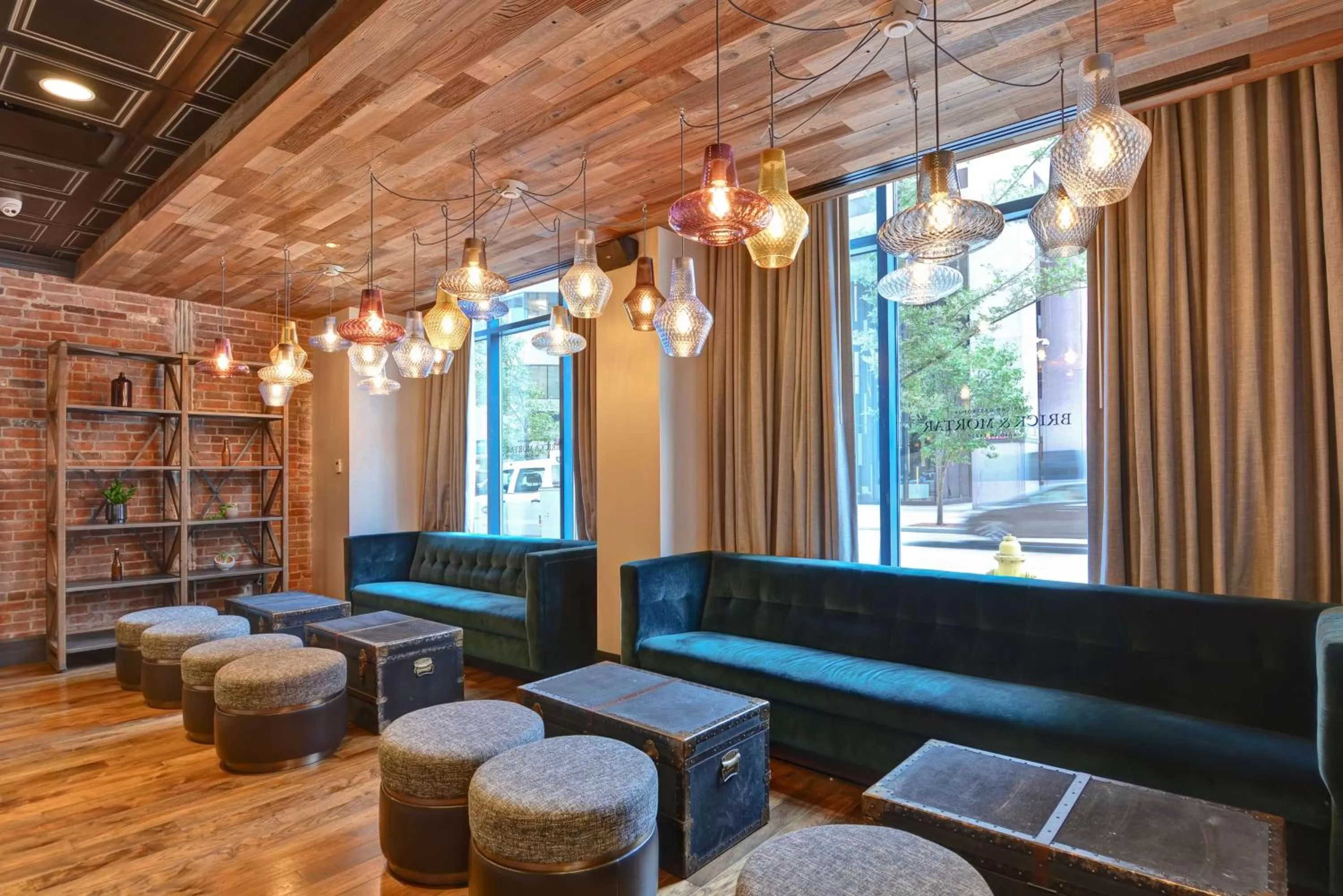 Lounge or bar in The Cincinnatian Curio Collection by Hilton