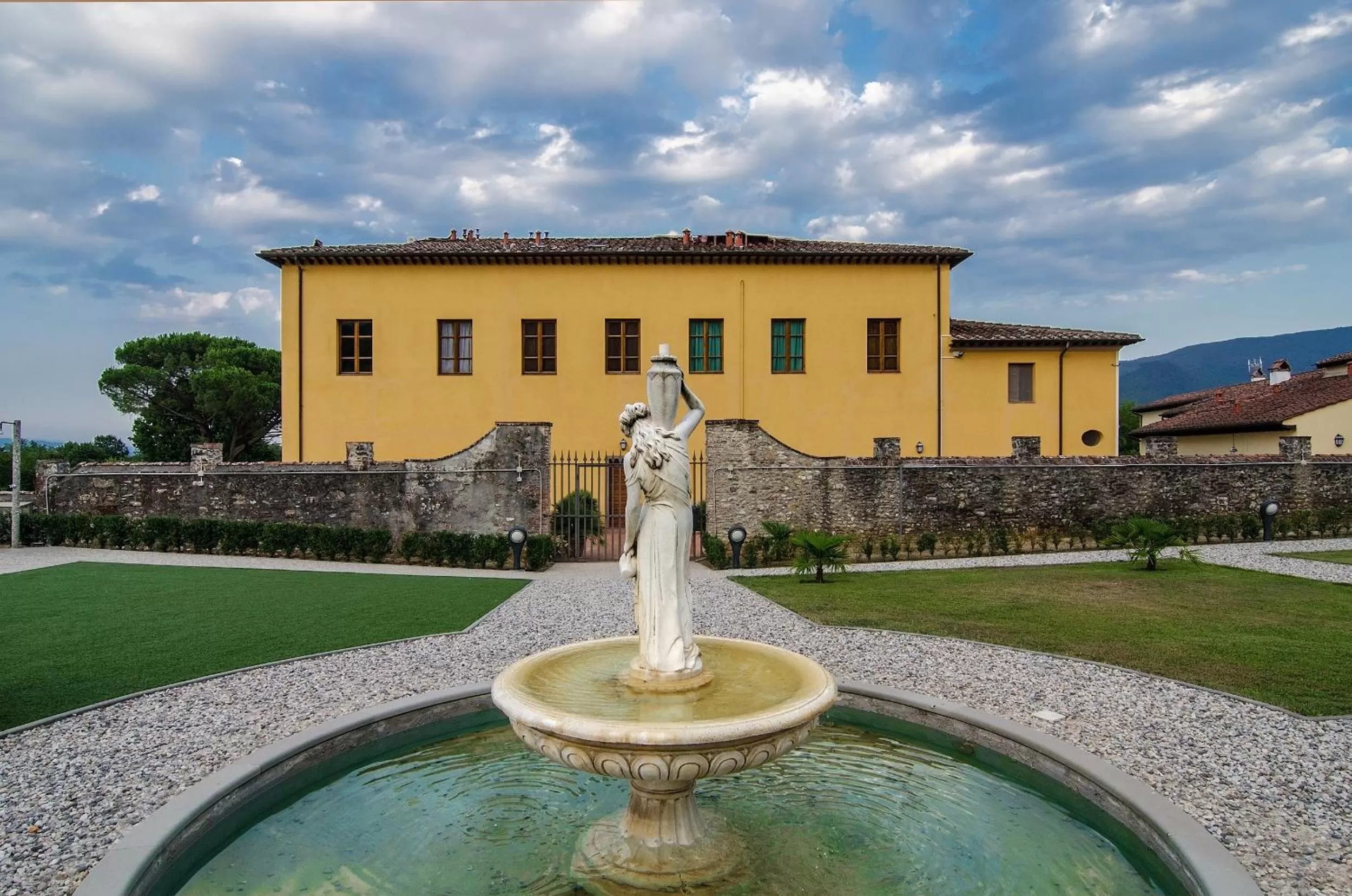 Property building in Hotel Villa Cheli