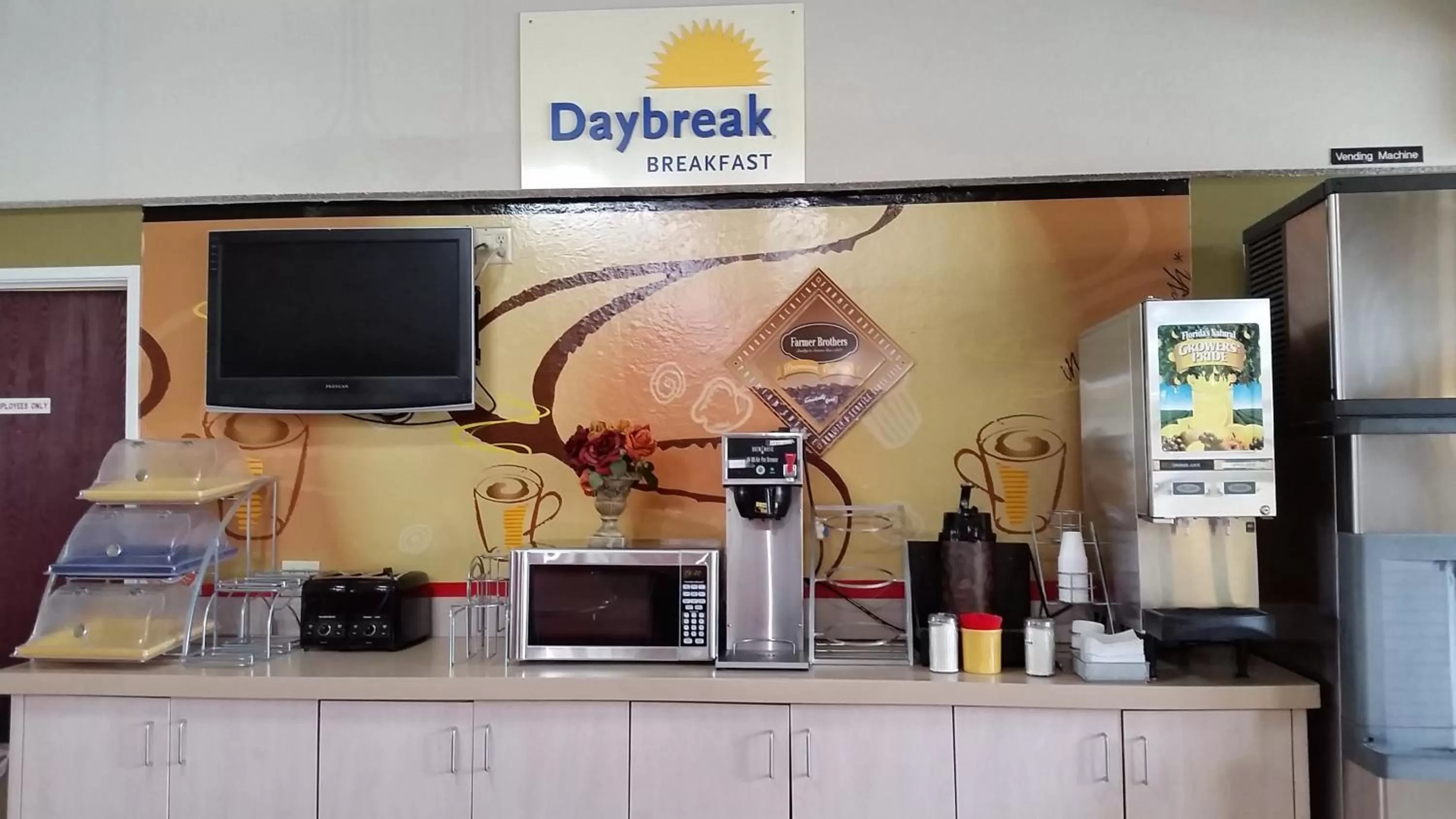 Coffee/tea facilities in Days Inn by Wyndham Buena Park Anaheim