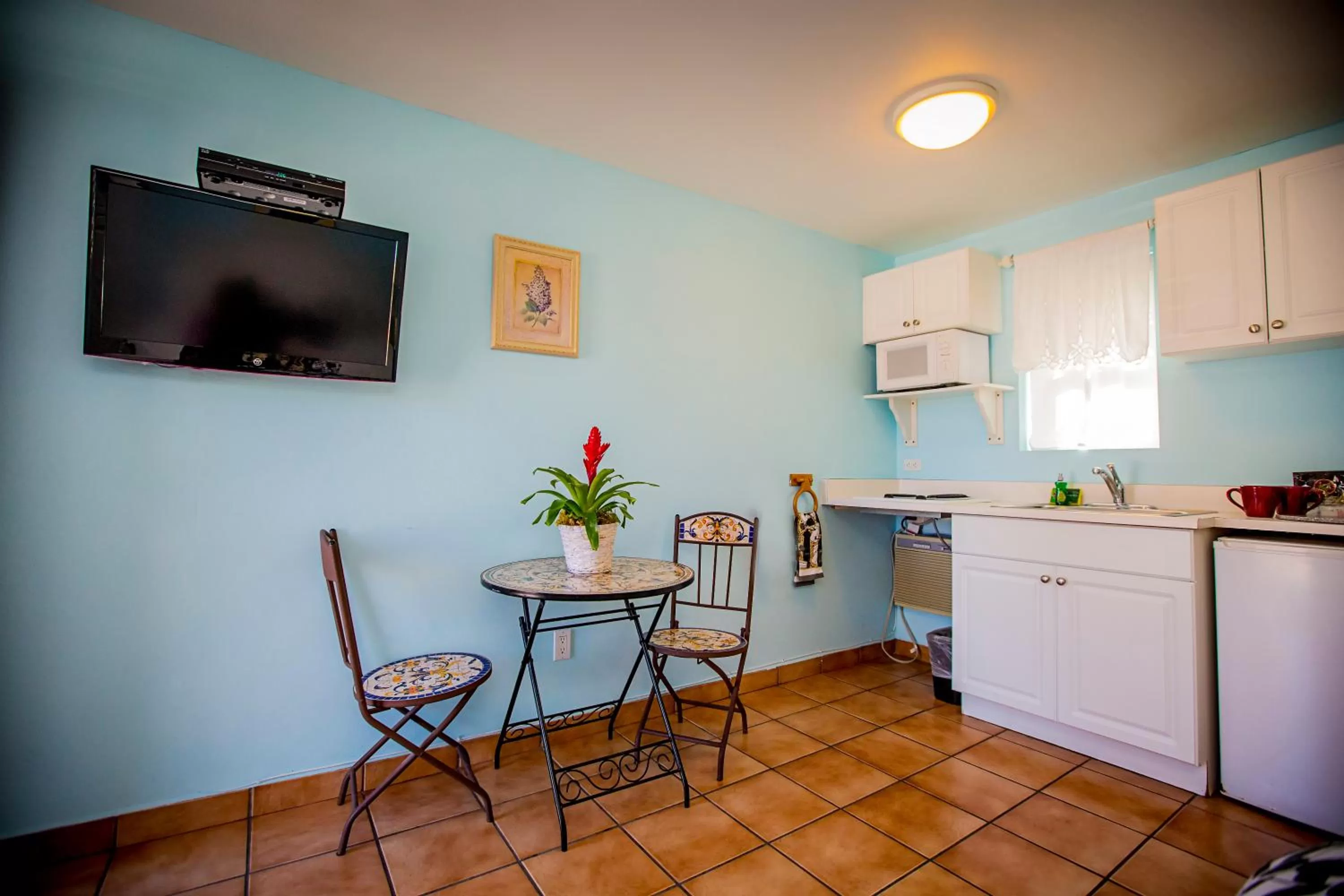 Kitchen or kitchenette in Leucadia Beach Inn
