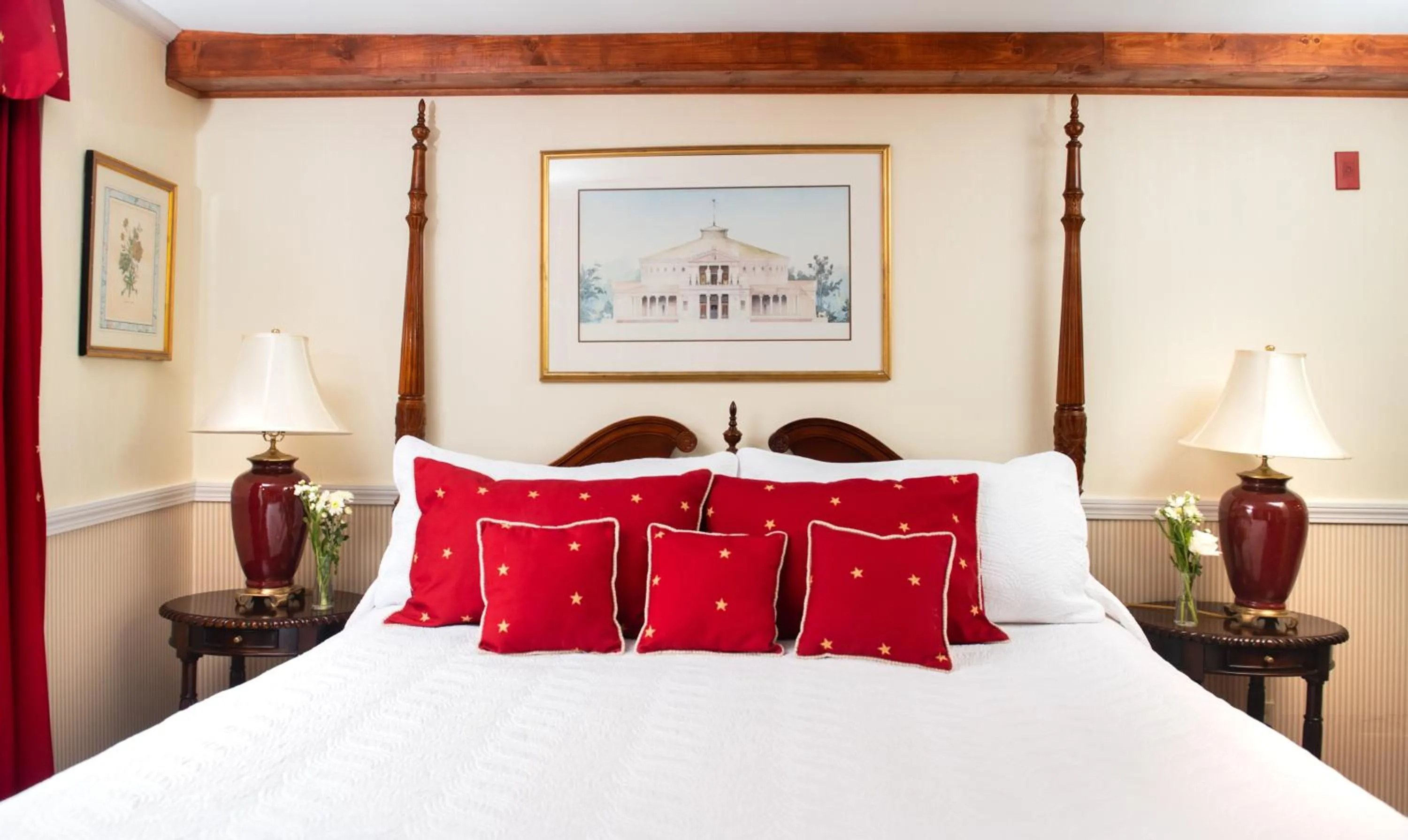 Bed in America's Cup Inn Newport