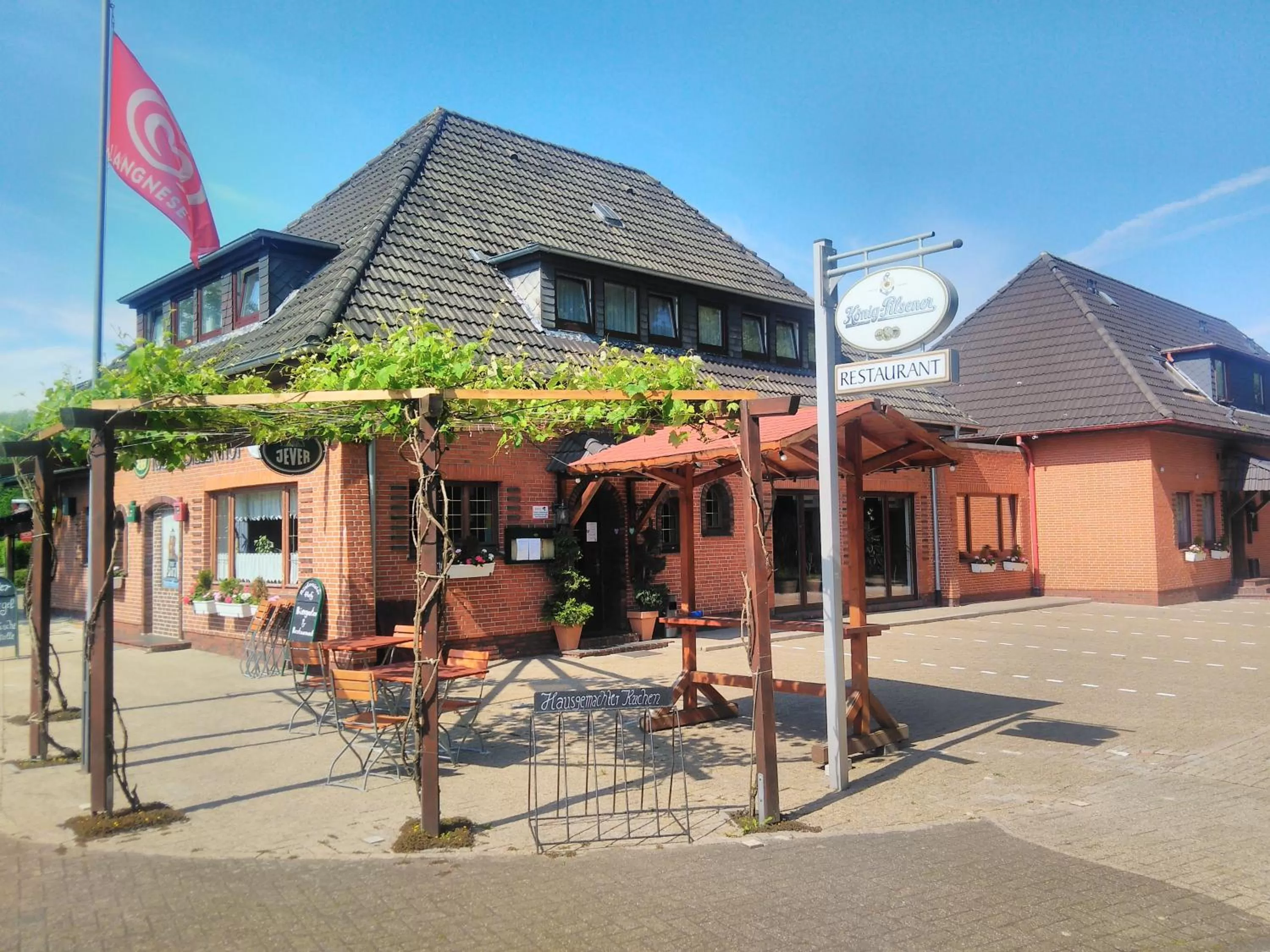 Facade/entrance in Hotel Rüstersieler Hof