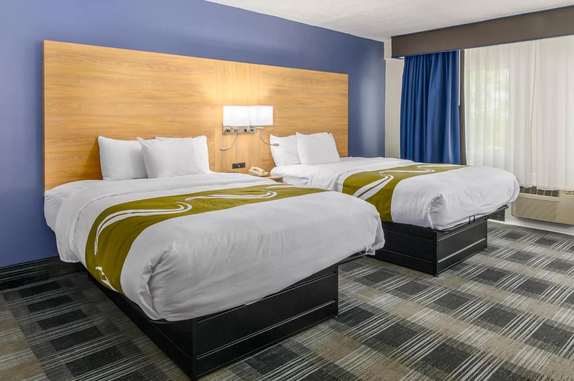 Photo of the whole room, Bed in Quality Inn