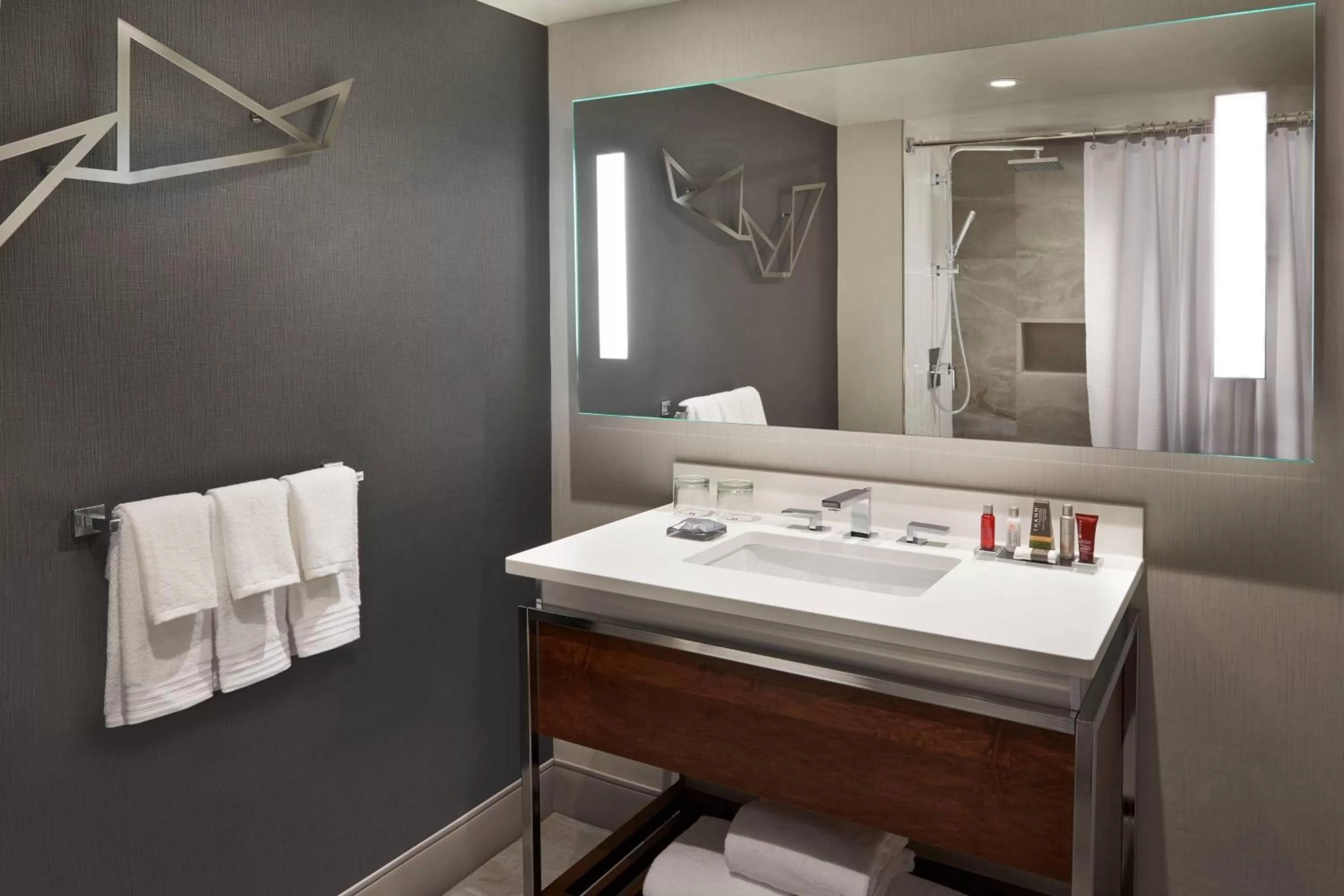 Bathroom in Toronto Marriott City Centre Hotel