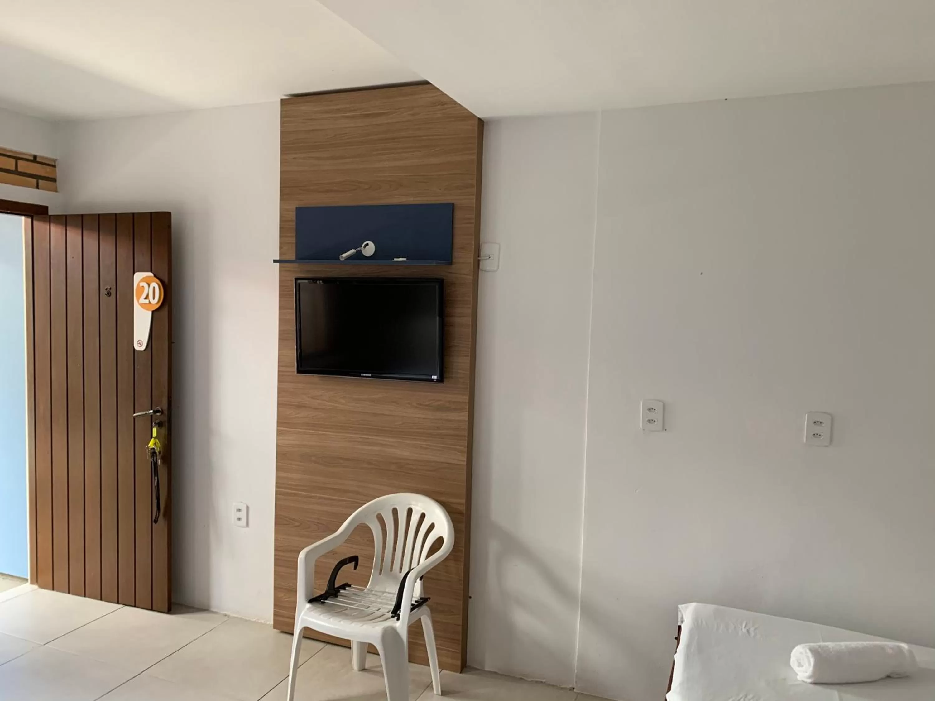 TV/Entertainment Center in Beach House Floripa - Sunset