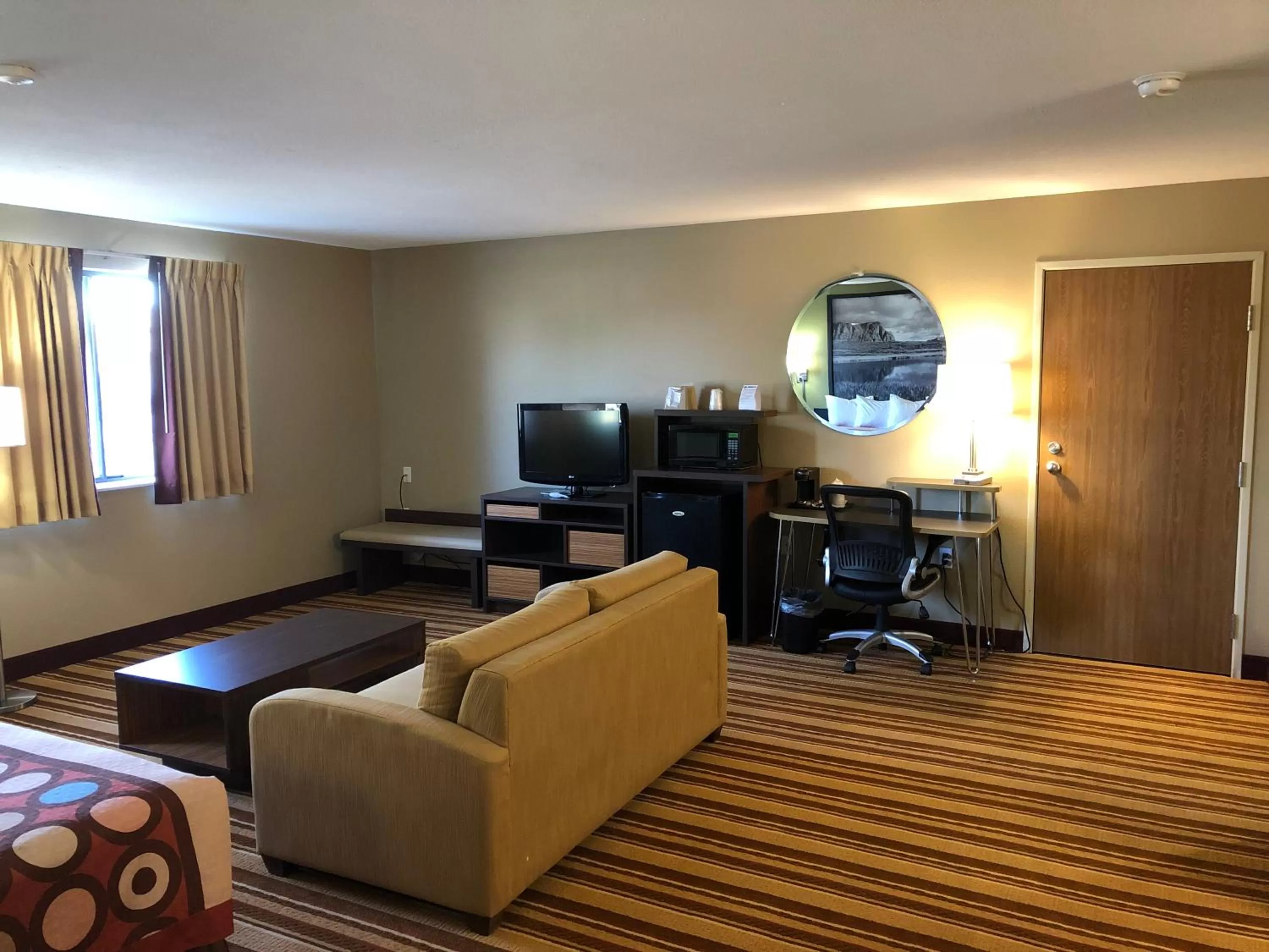 Super 8 by Wyndham S Jordan/Sandy/Slc Area