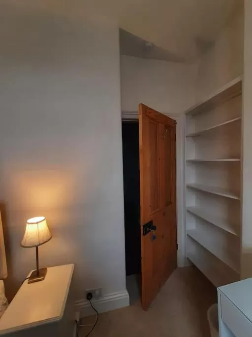 wardrobe, Bed in Private rooms with breakfast in Bishop Auckland