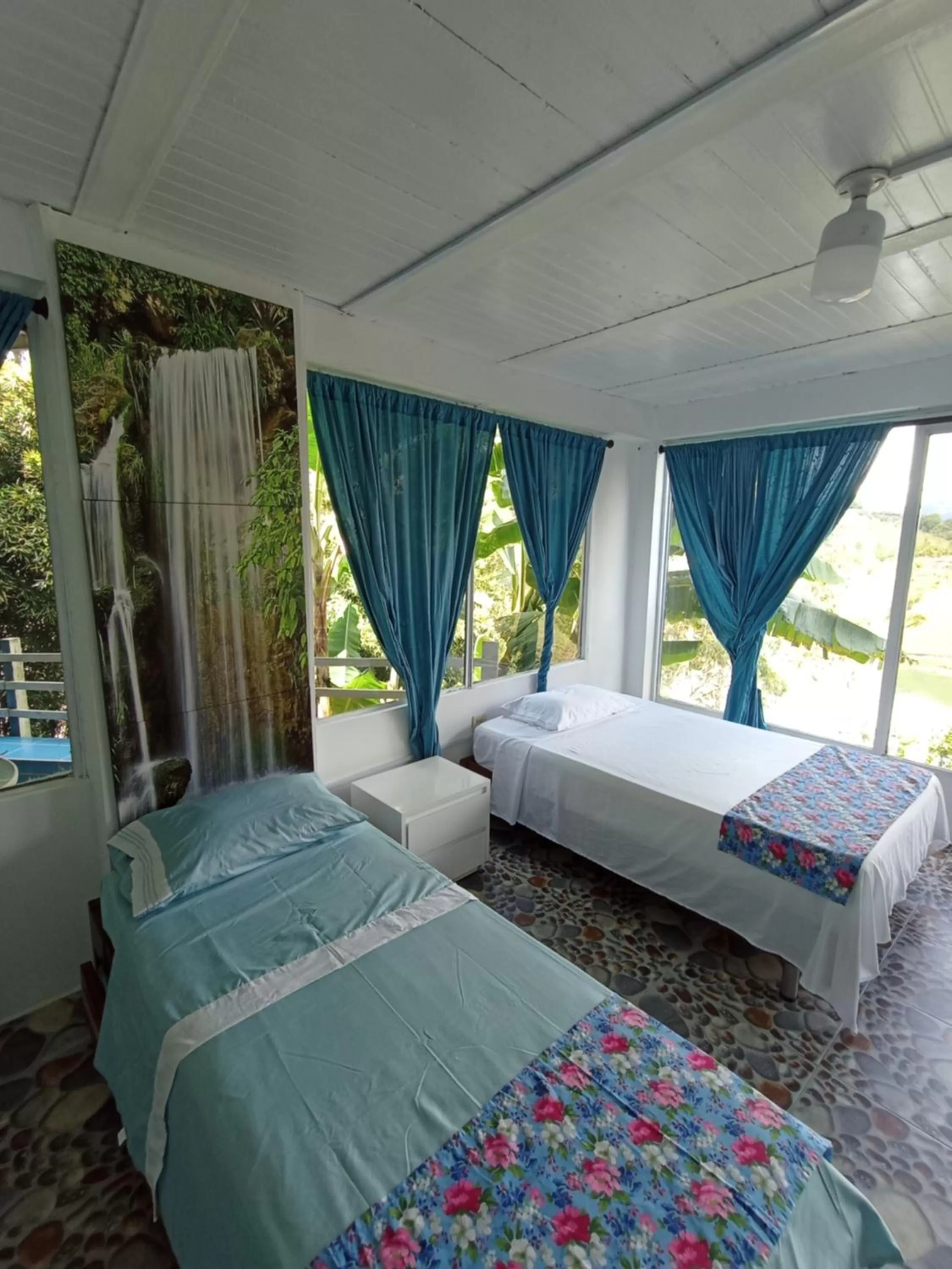 Bed in Paradise Lake Finca Hotel