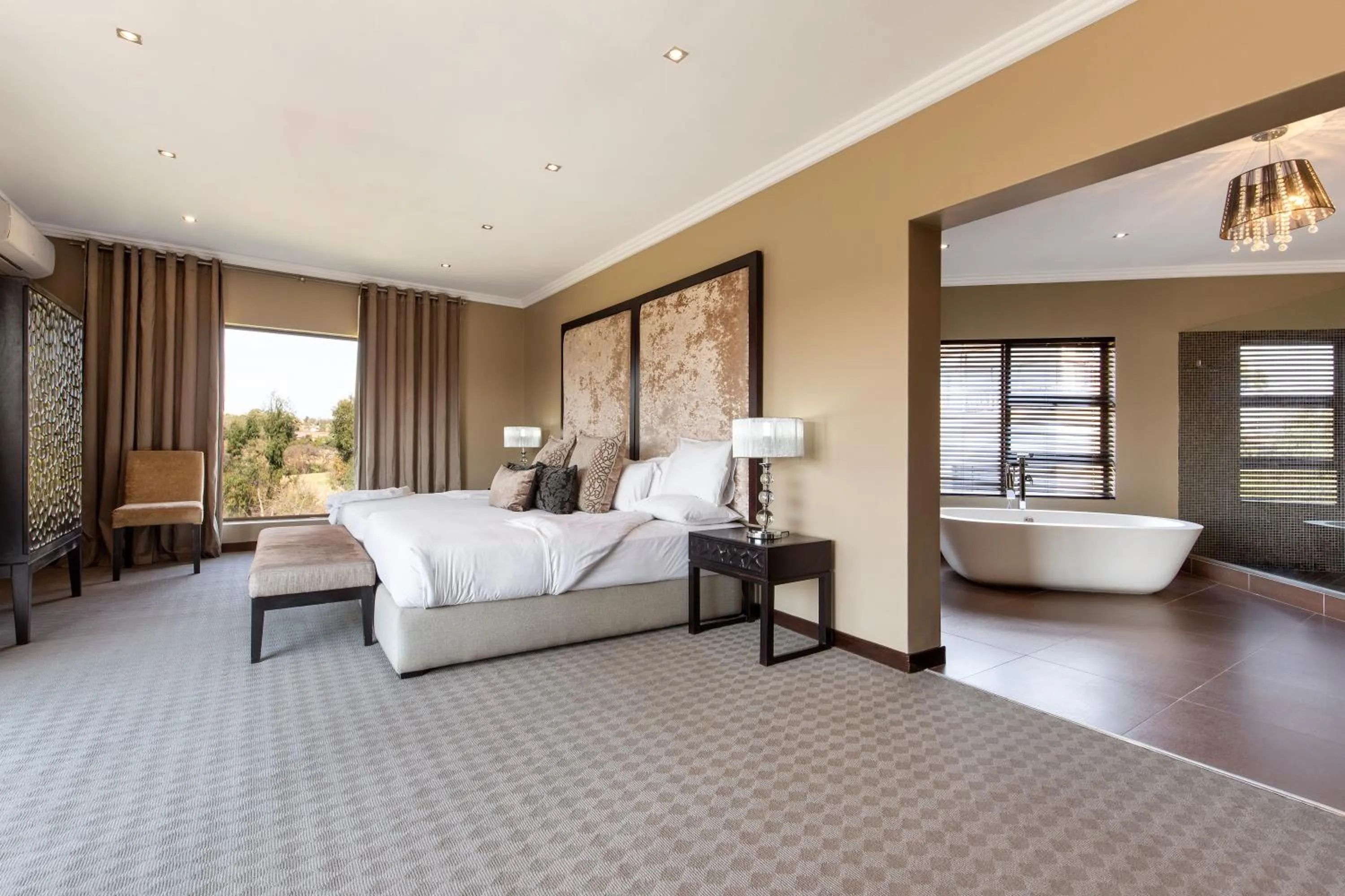 Photo of the whole room, Bed in St Andrews Hotel and Spa