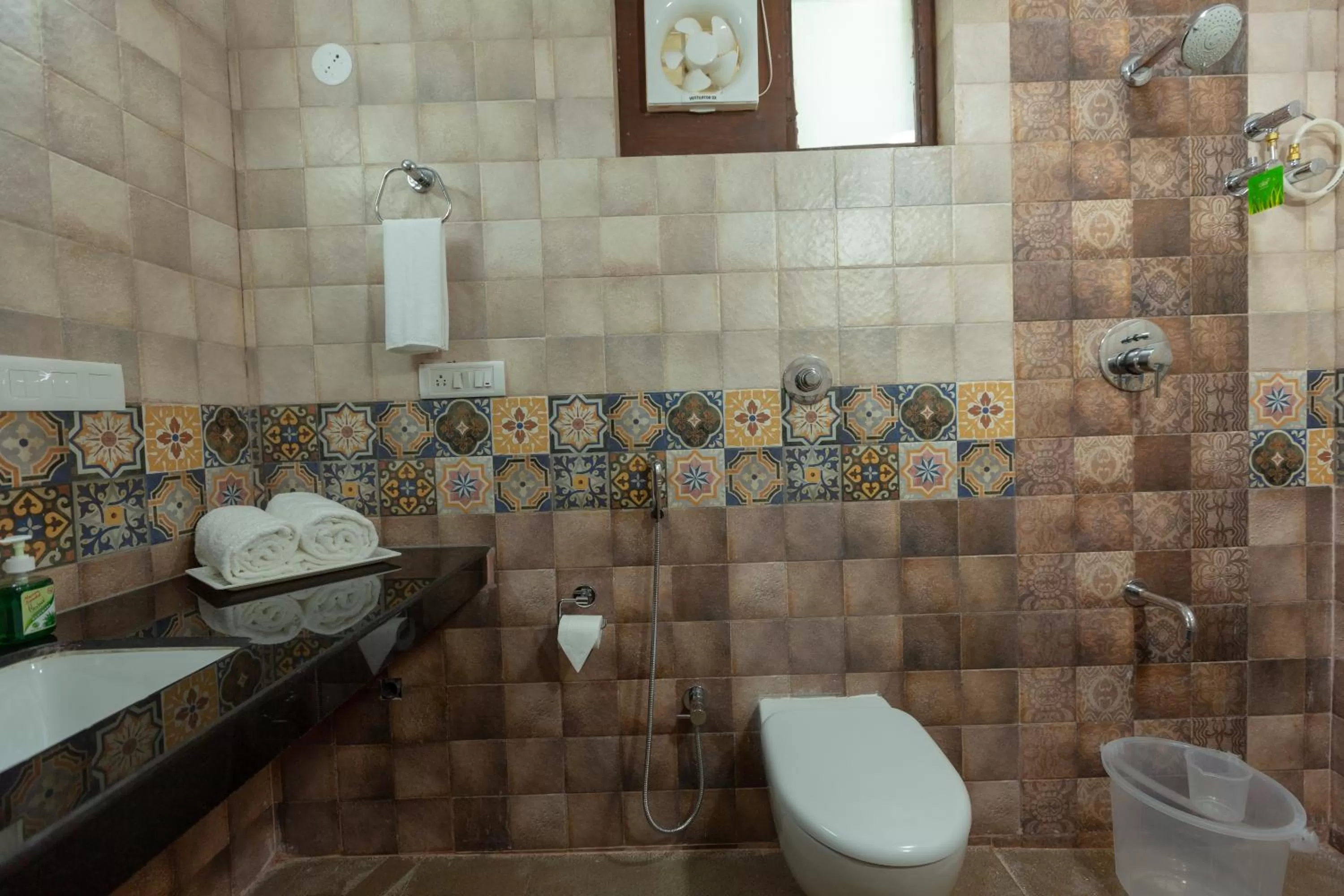 Bathroom in KSTDC Hotel Mayura Adilshahi Bijapur