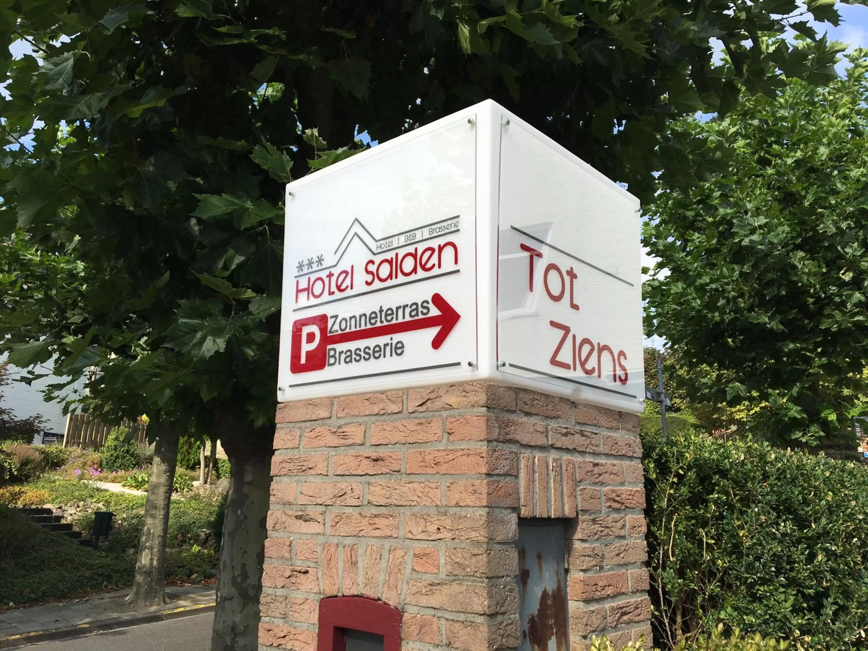 Facade/entrance, Property Building in Hotel Salden