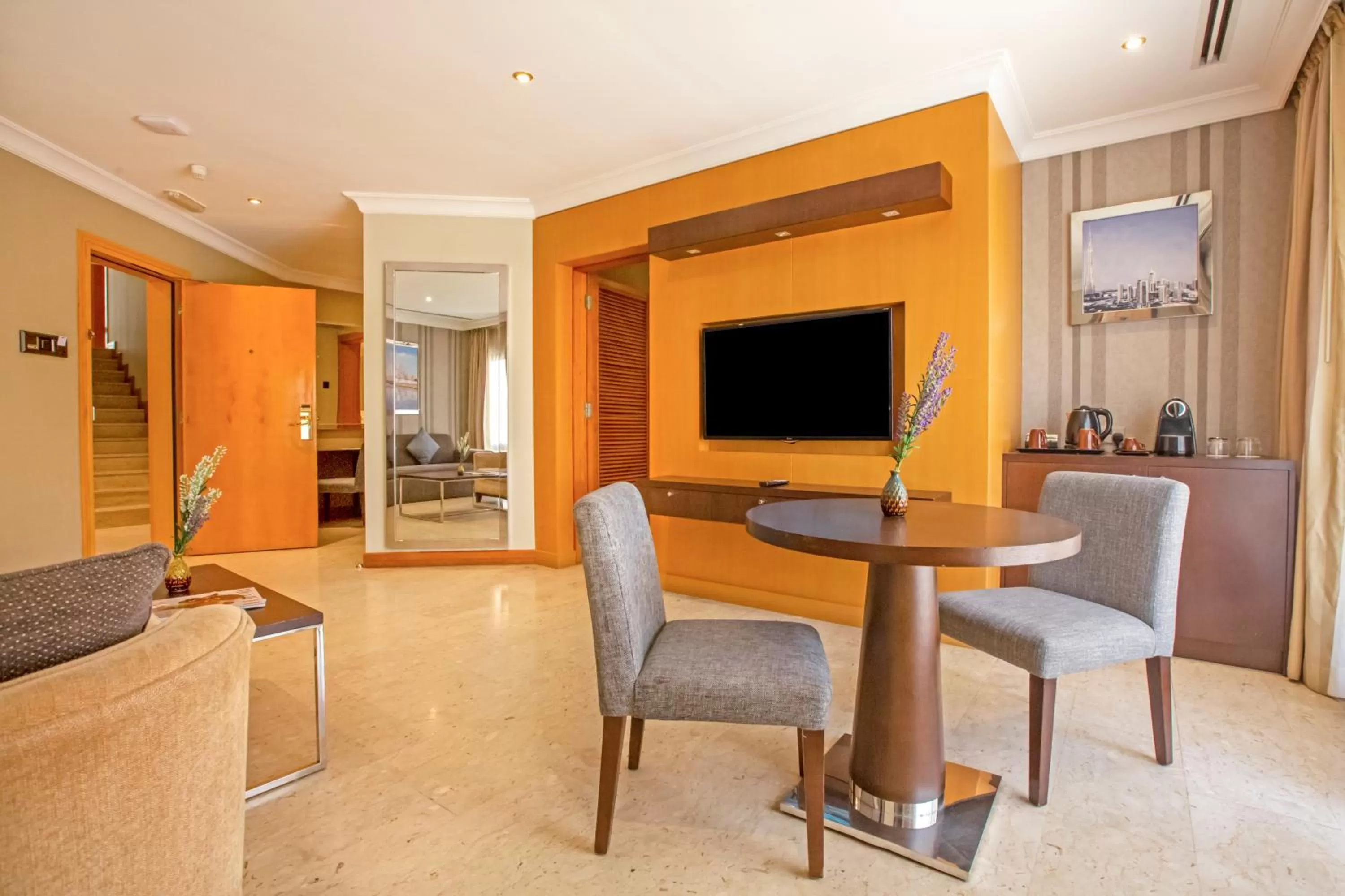 Communal lounge/ TV room in Dubai Marine Beach Resort & Spa