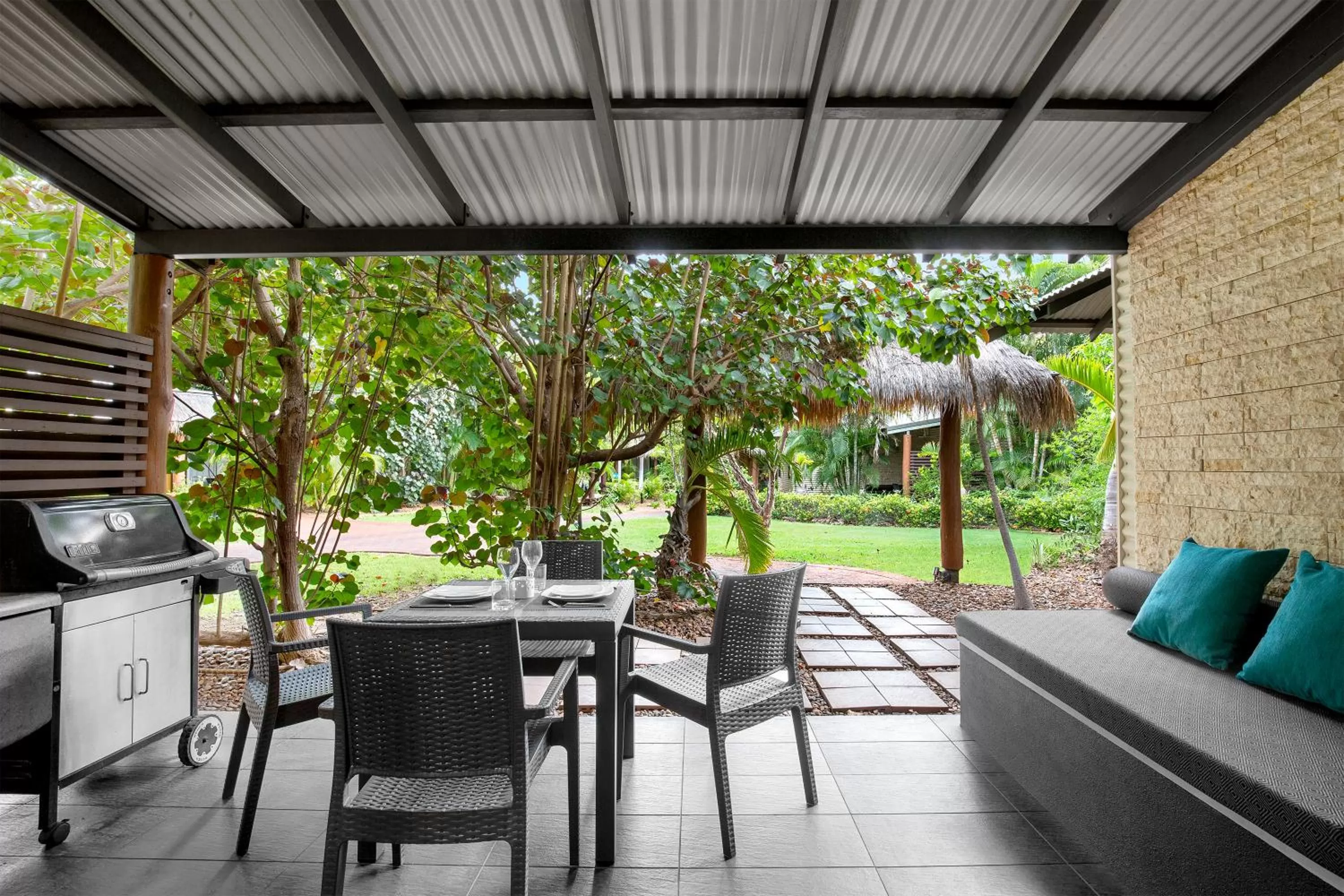 Area and facilities in Mantra Frangipani Broome