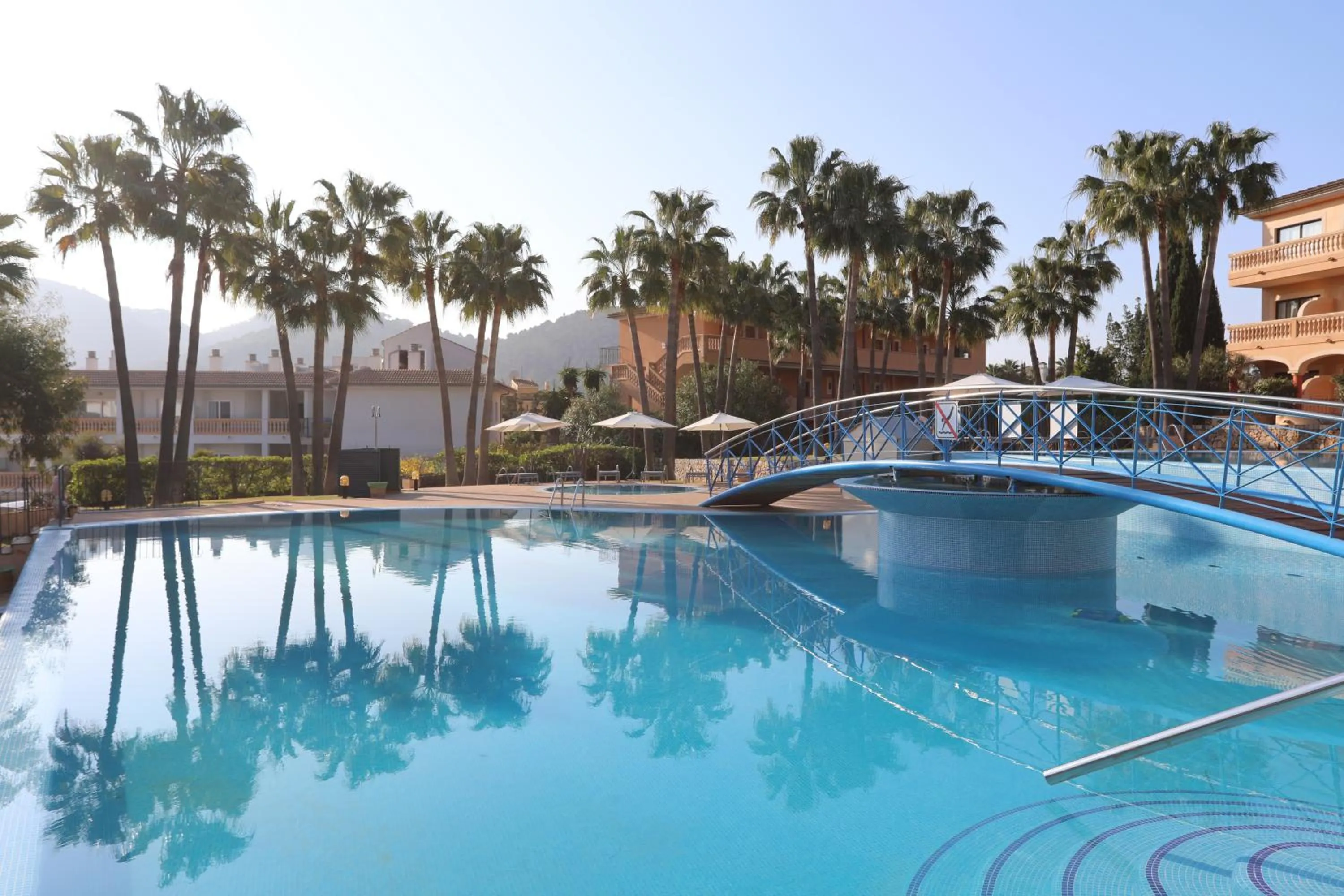 Swimming pool in Mon Port Hotel & Spa
