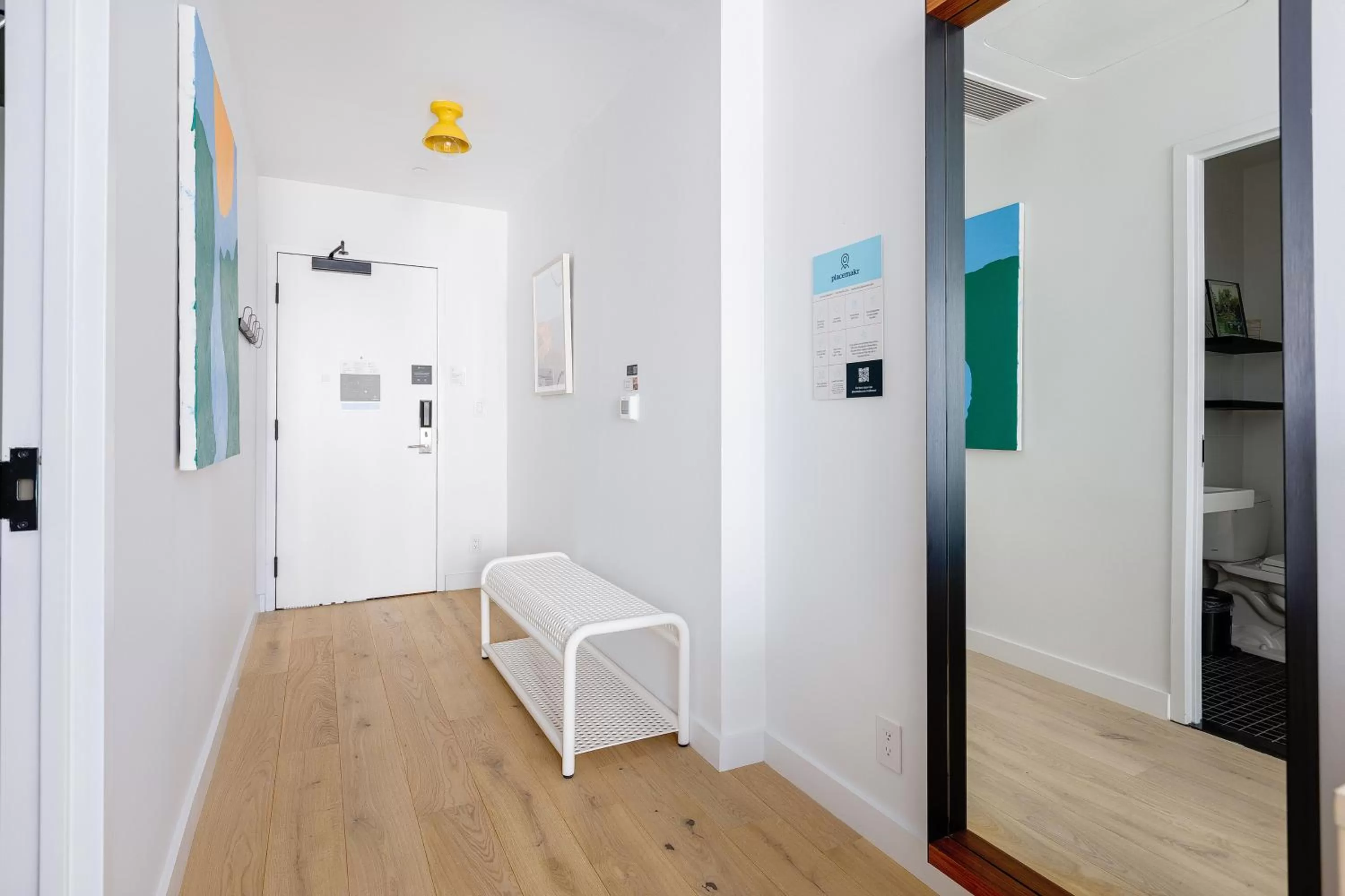 hair dresser in Placemakr Wall Street