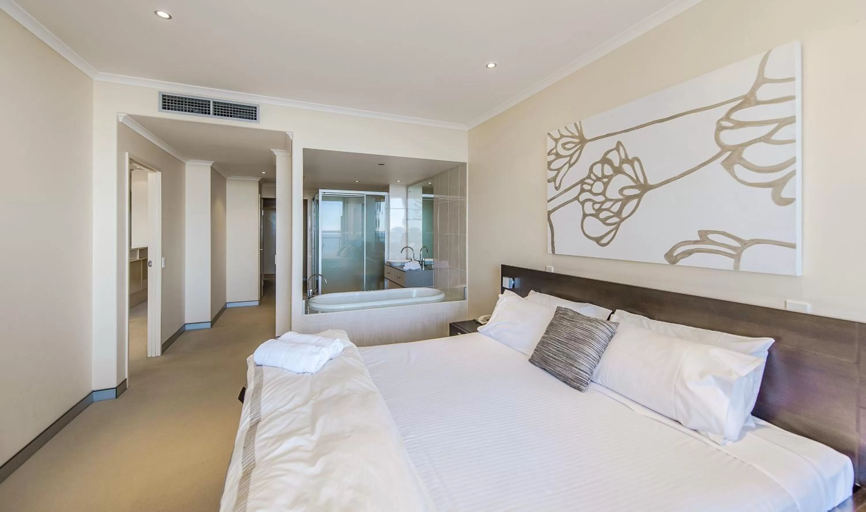 Bathroom, Bed in Sandcastle Apartments