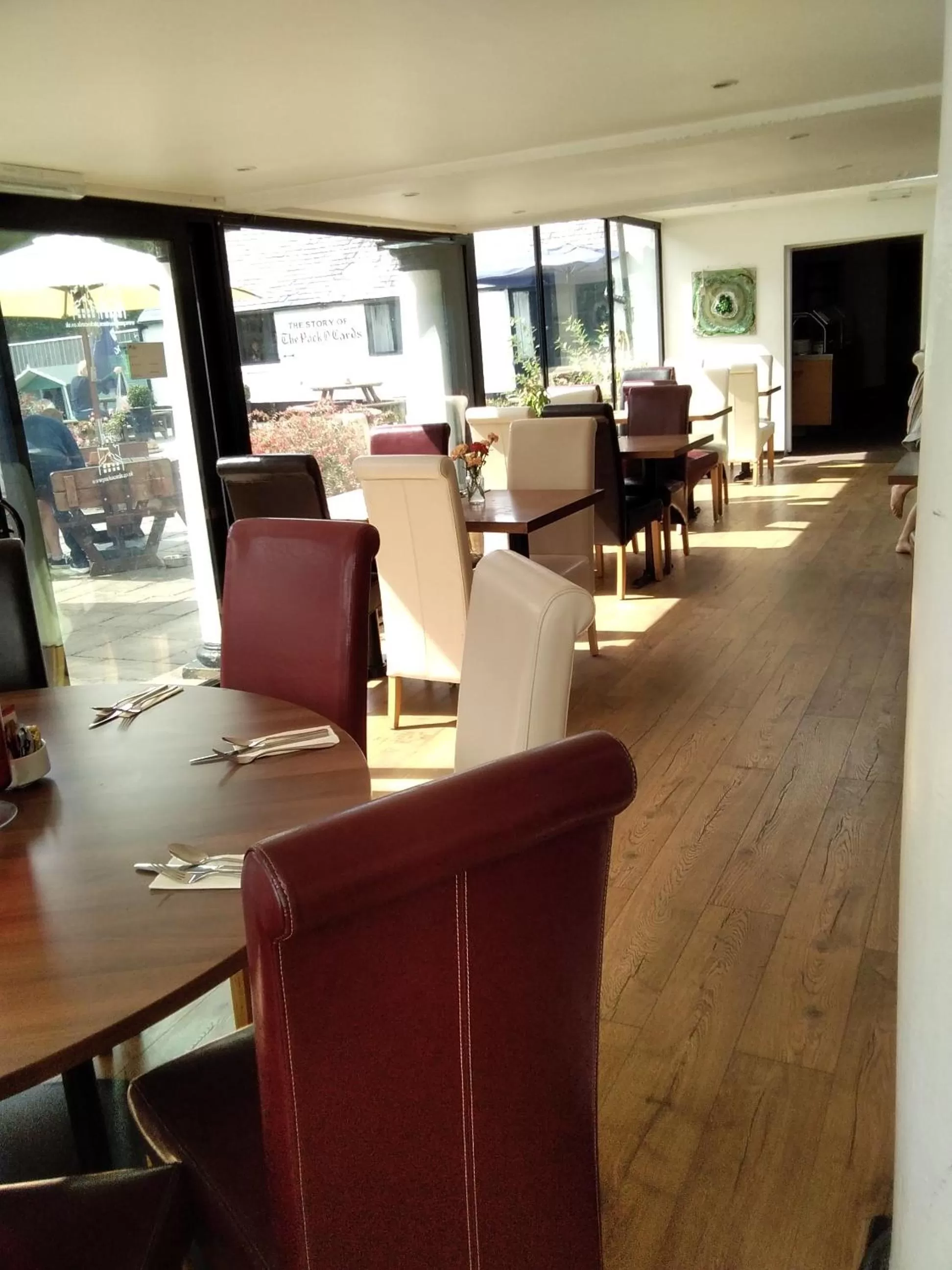 Restaurant/Places to Eat in The Pack o' Cards