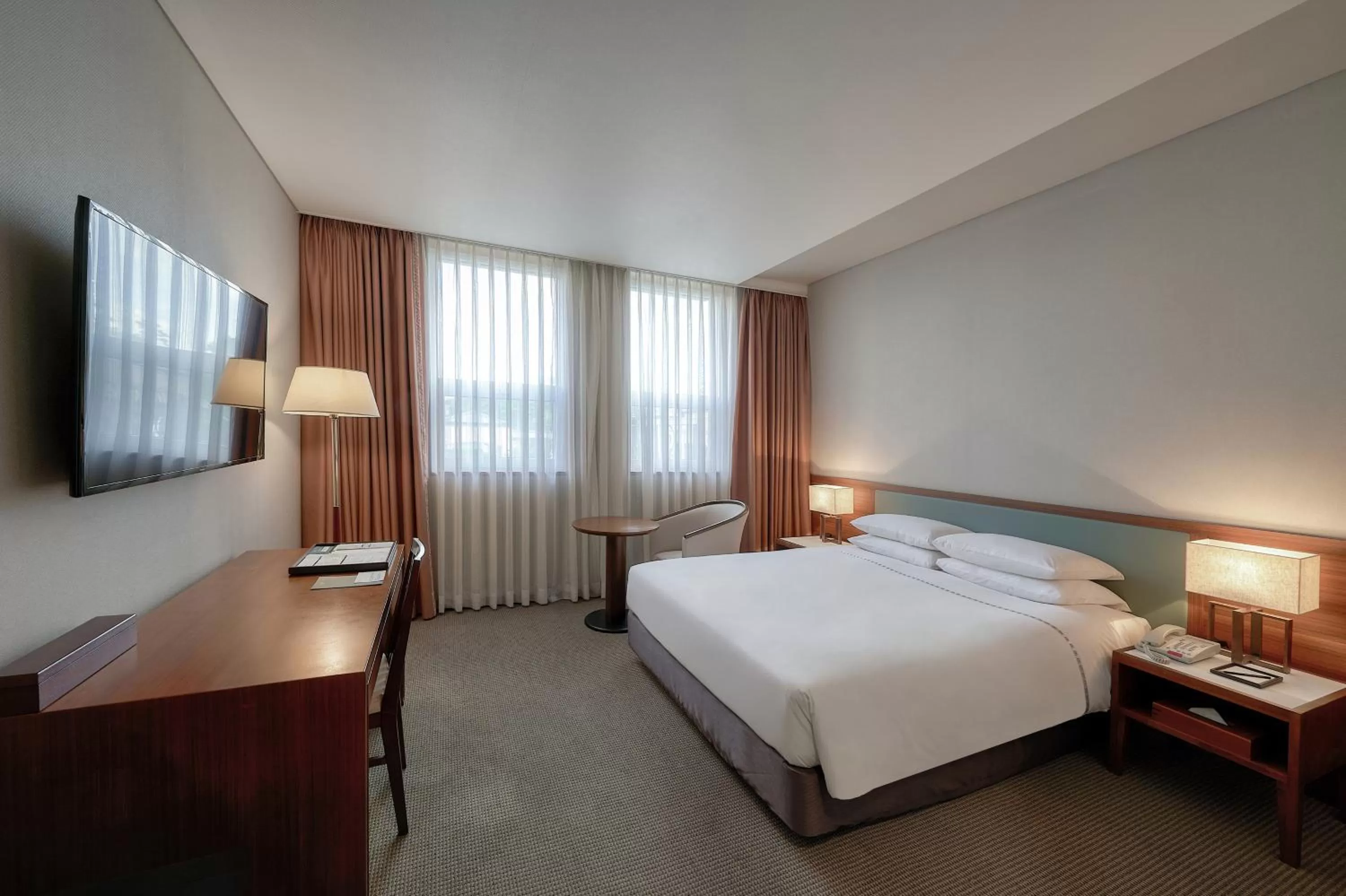 Photo of the whole room, Bed in Mayfield Hotel Seoul