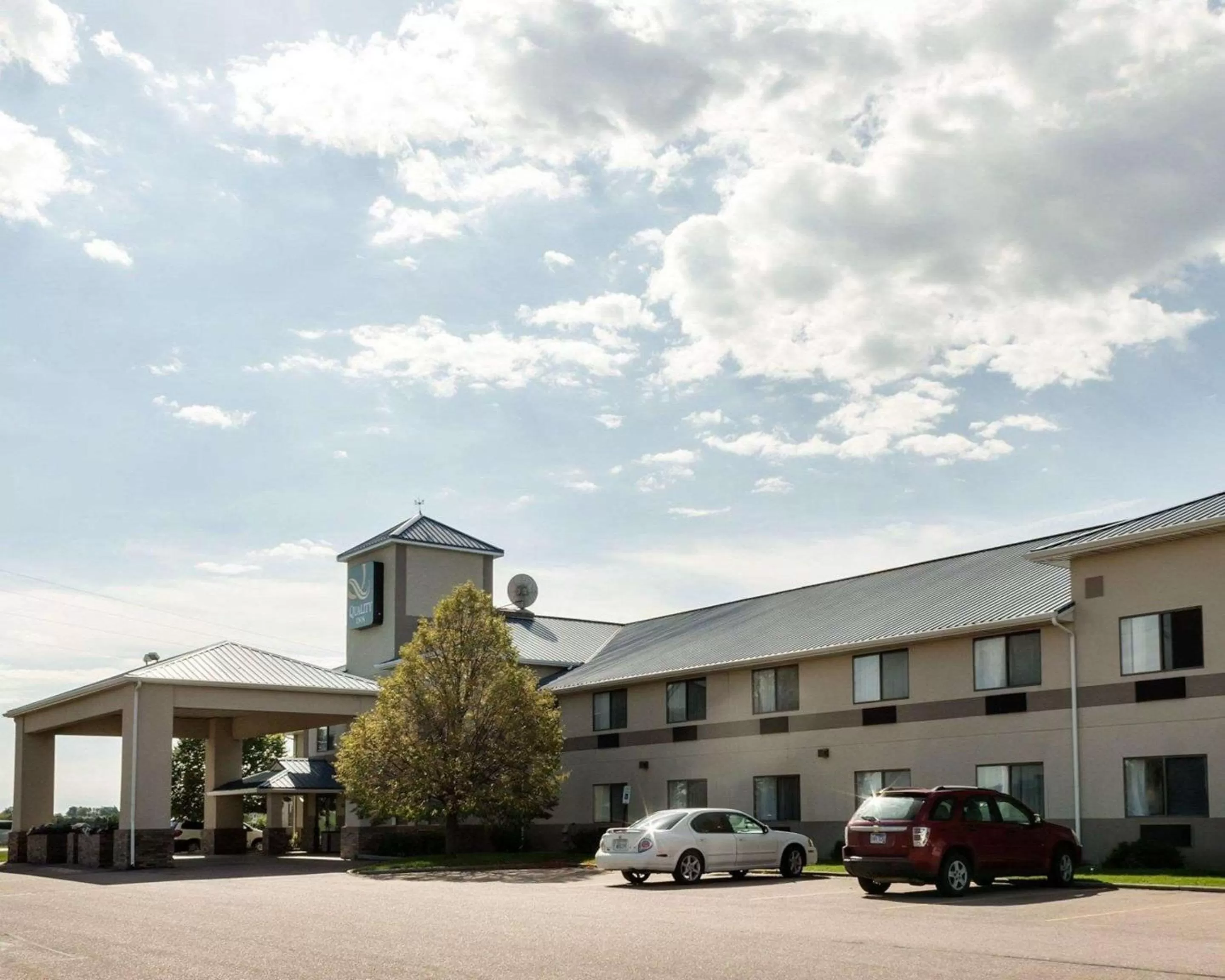 Property building in Quality Inn Brandon - Sioux Falls