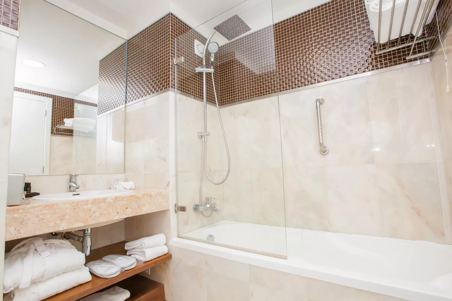 Shower in Vilamoura Garden Hotel