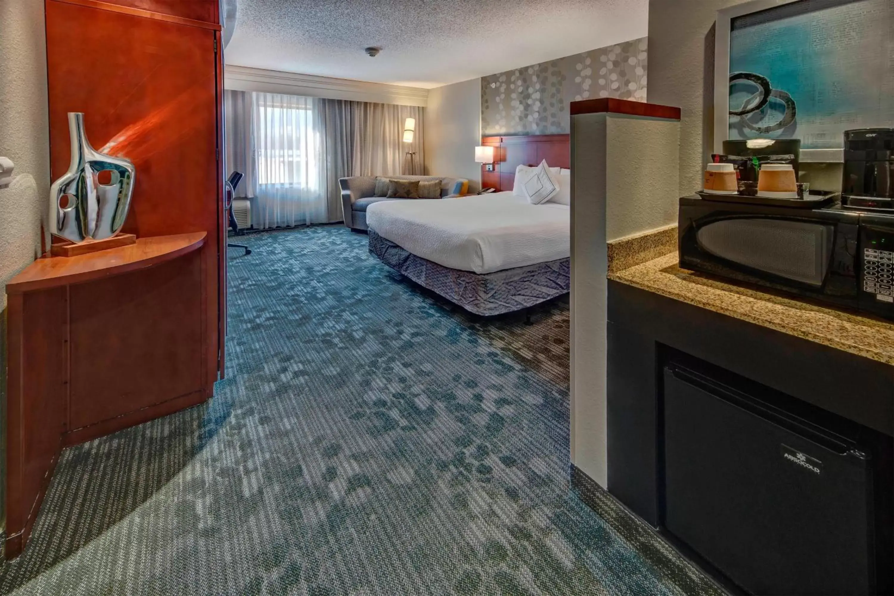 King Room with Sofa Bed - Hearing Accessible in Courtyard by Marriott Alexandria King Room with Sofa Bed - Hearing Accessible in Courtyard by Marriott Alexandria