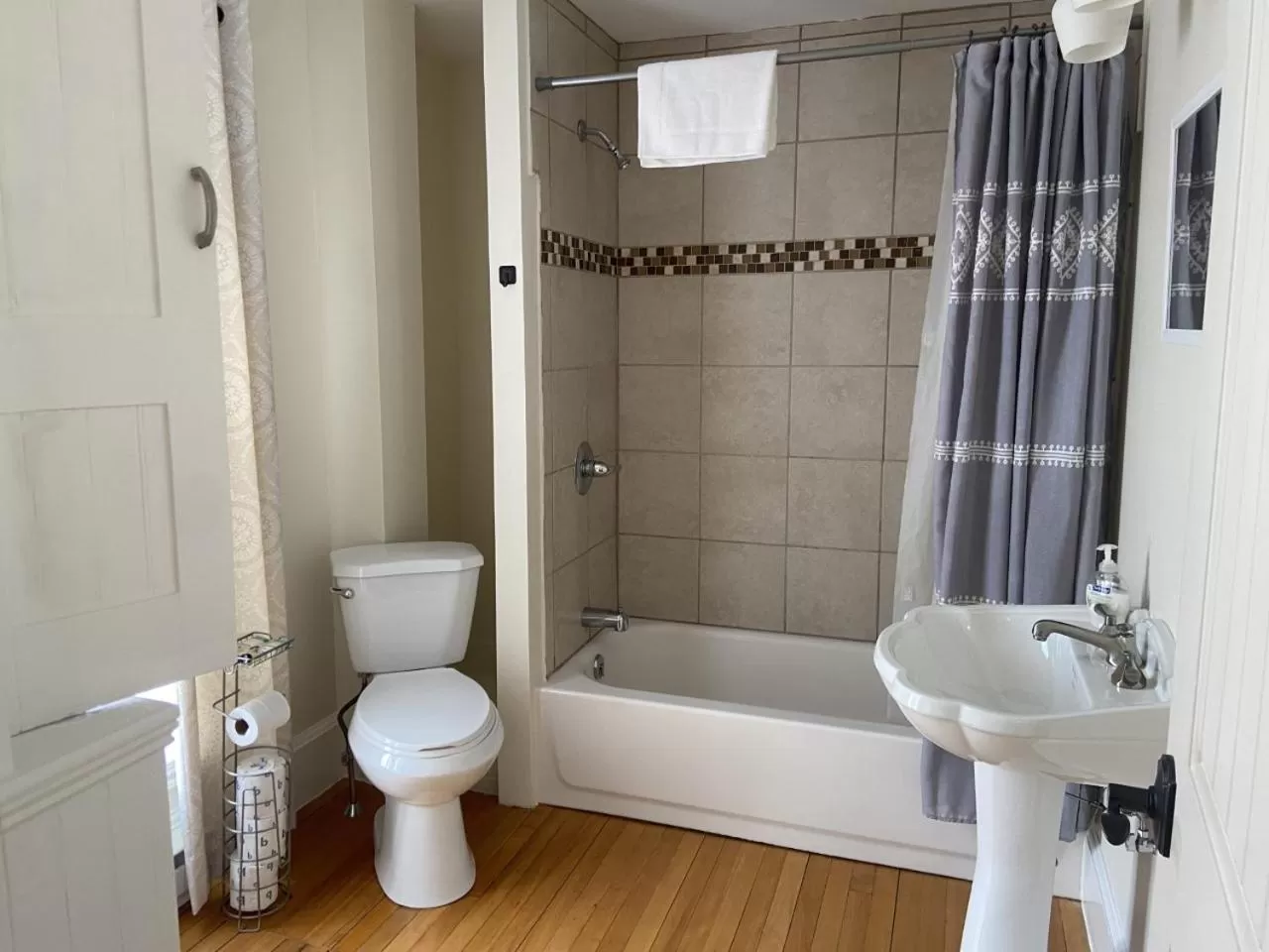 The Whitetail Inn and Suites- Lincoln