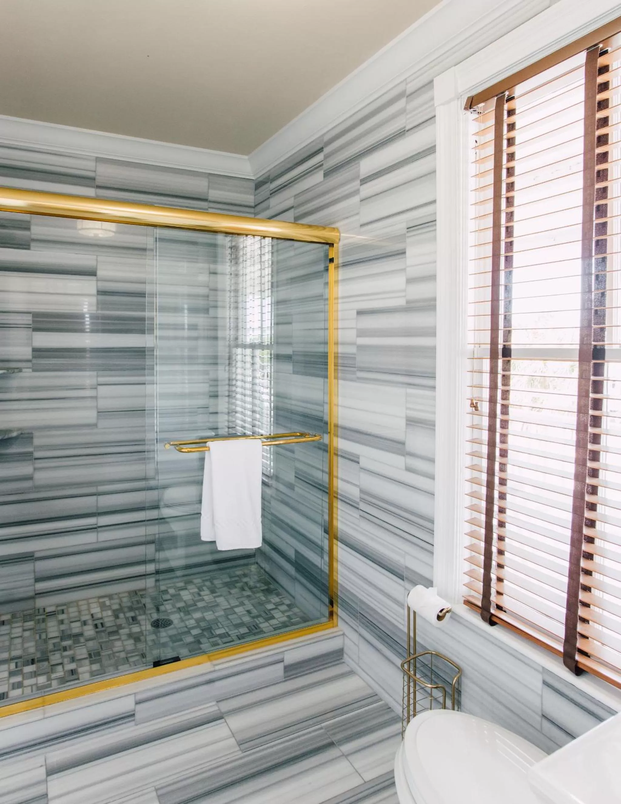 Shower in The Gibson Inn