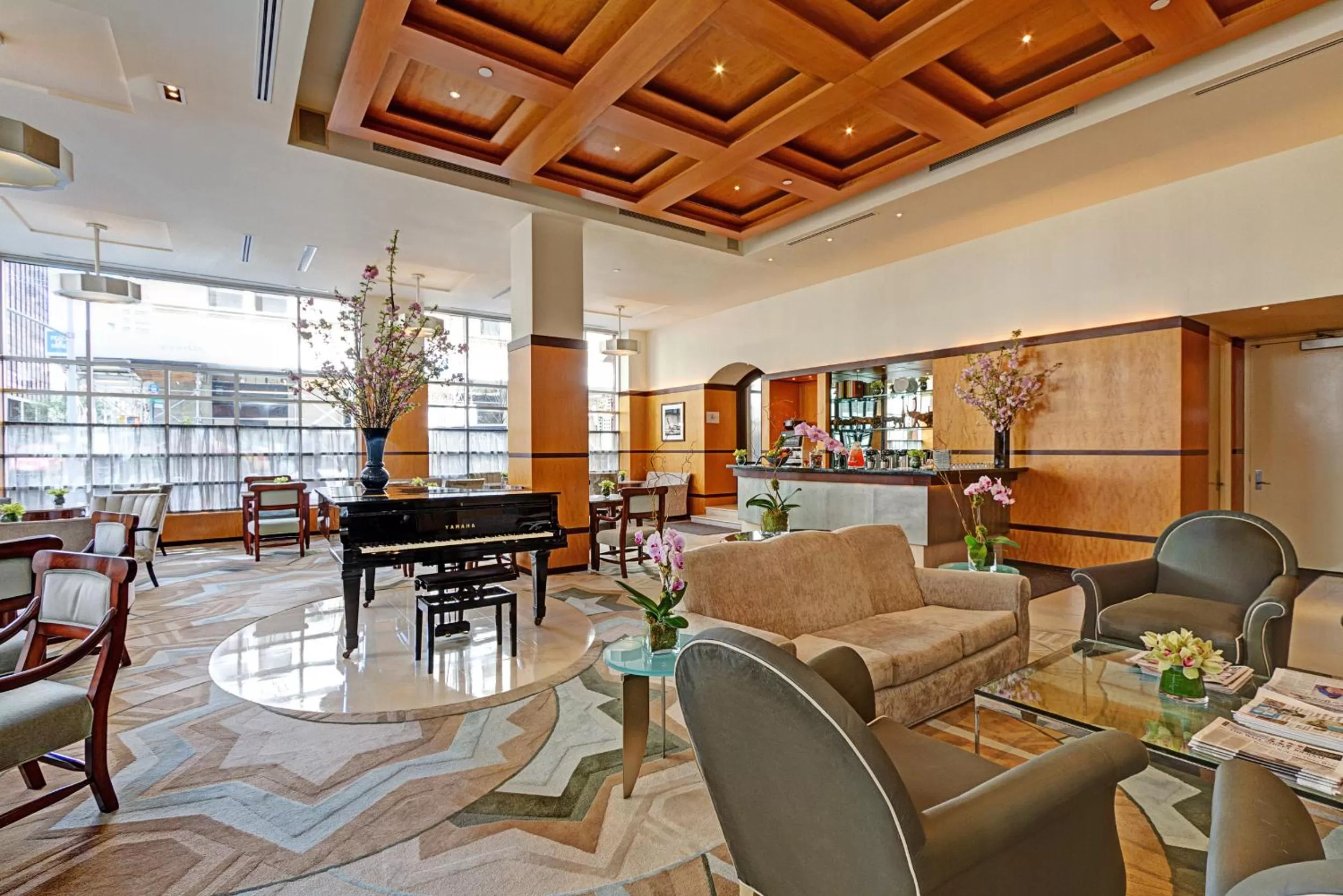 Lobby or reception in Hotel Giraffe by Library Hotel Collection