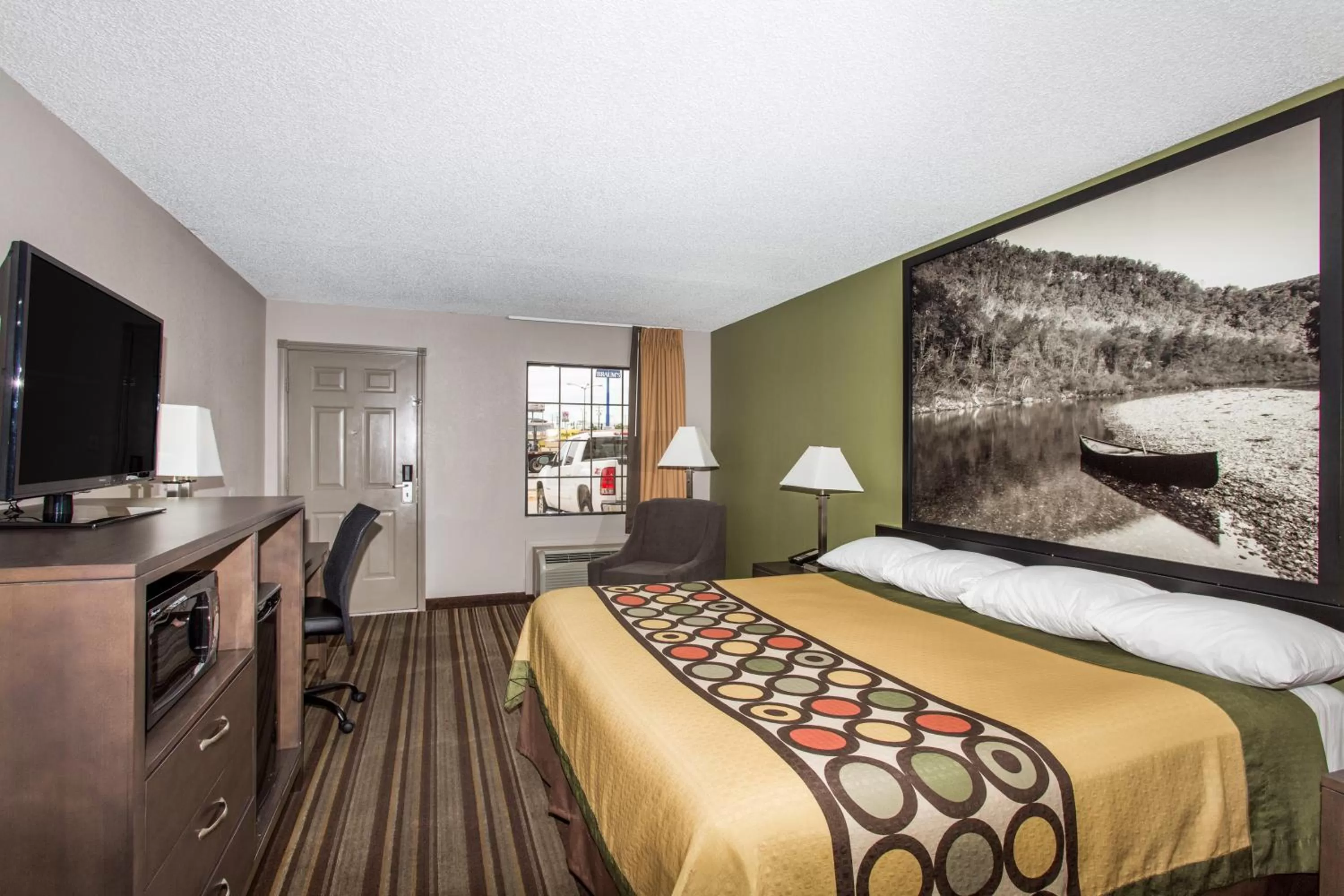 Photo of the whole room, Bed in Super 8 by Wyndham Springdale AR