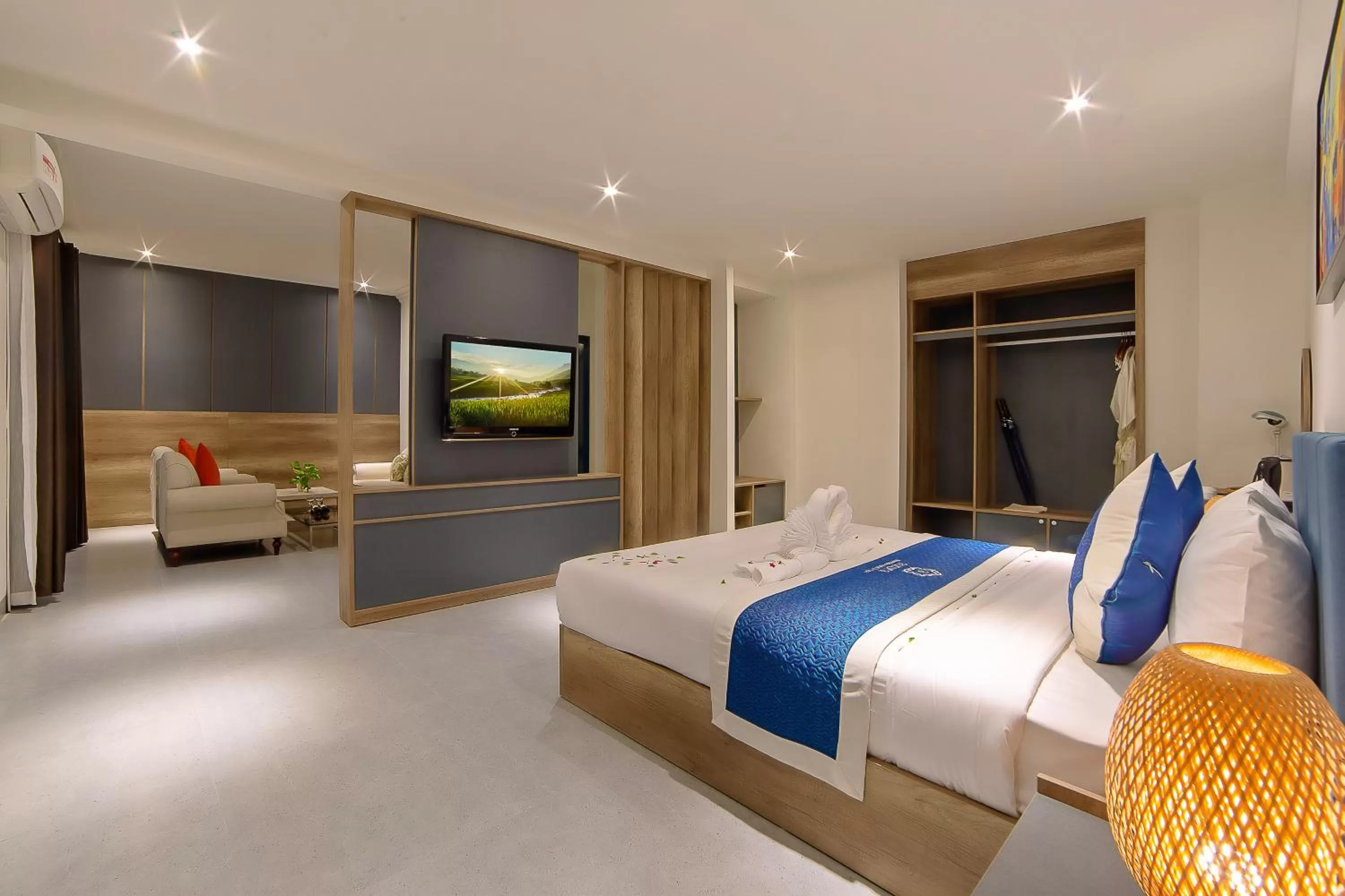 Bed in Hoi An Aurora Riverside Hotel and Spa