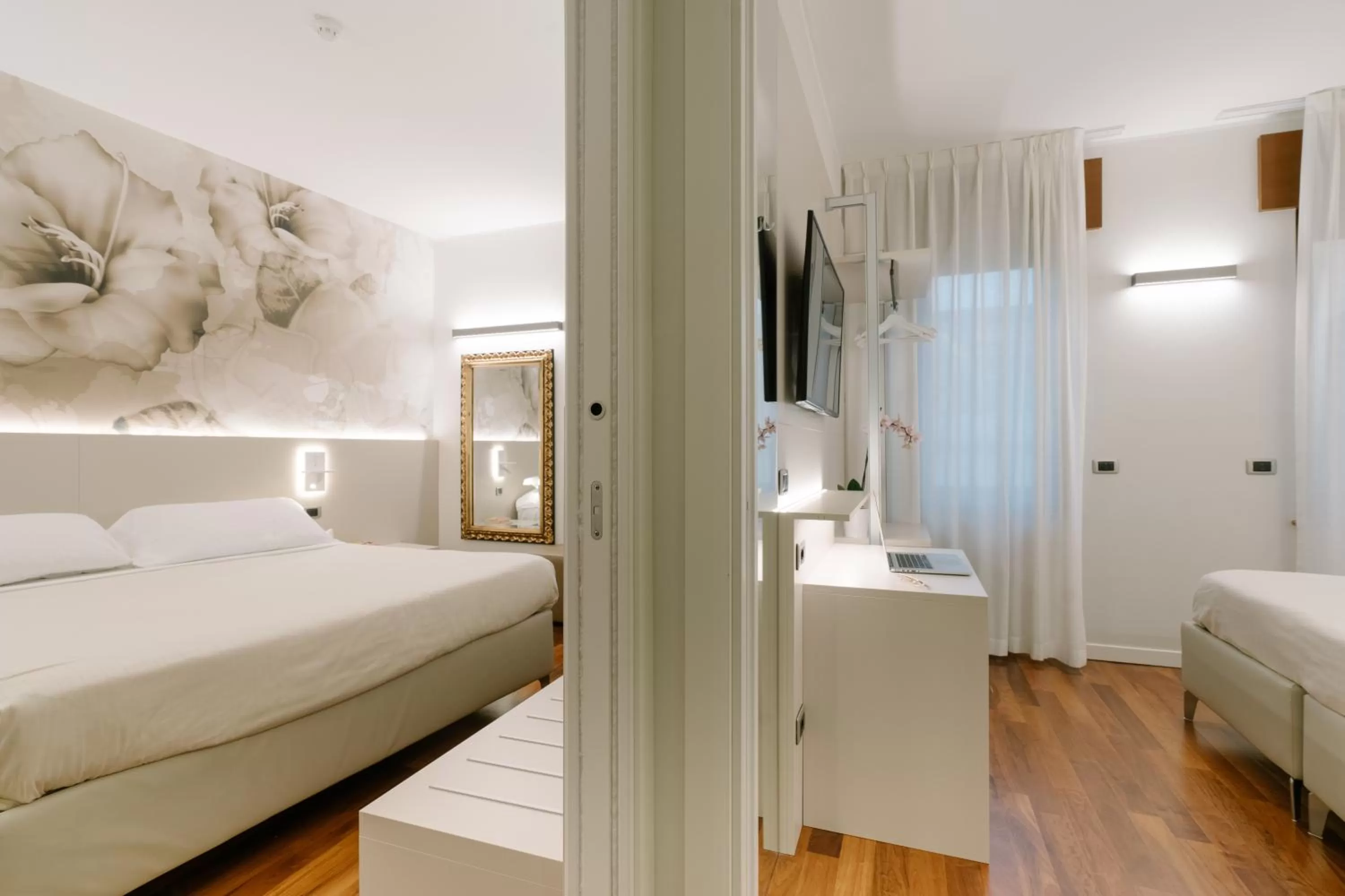 Photo of the whole room, Bed in Hotel Giulietta e Romeo ***S