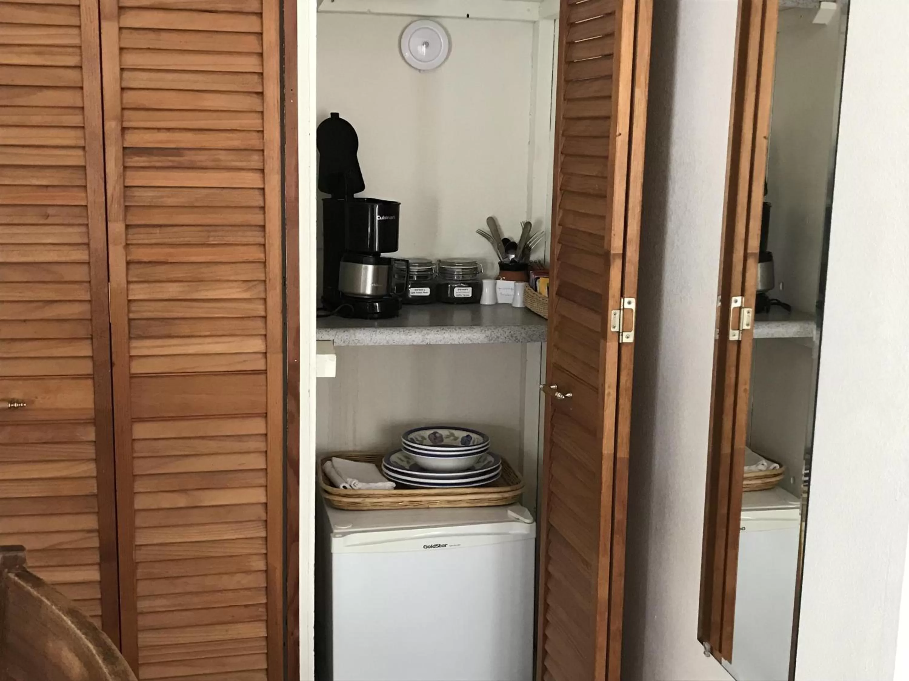 Bedroom, Kitchen/Kitchenette in Backyard Garden Oasis