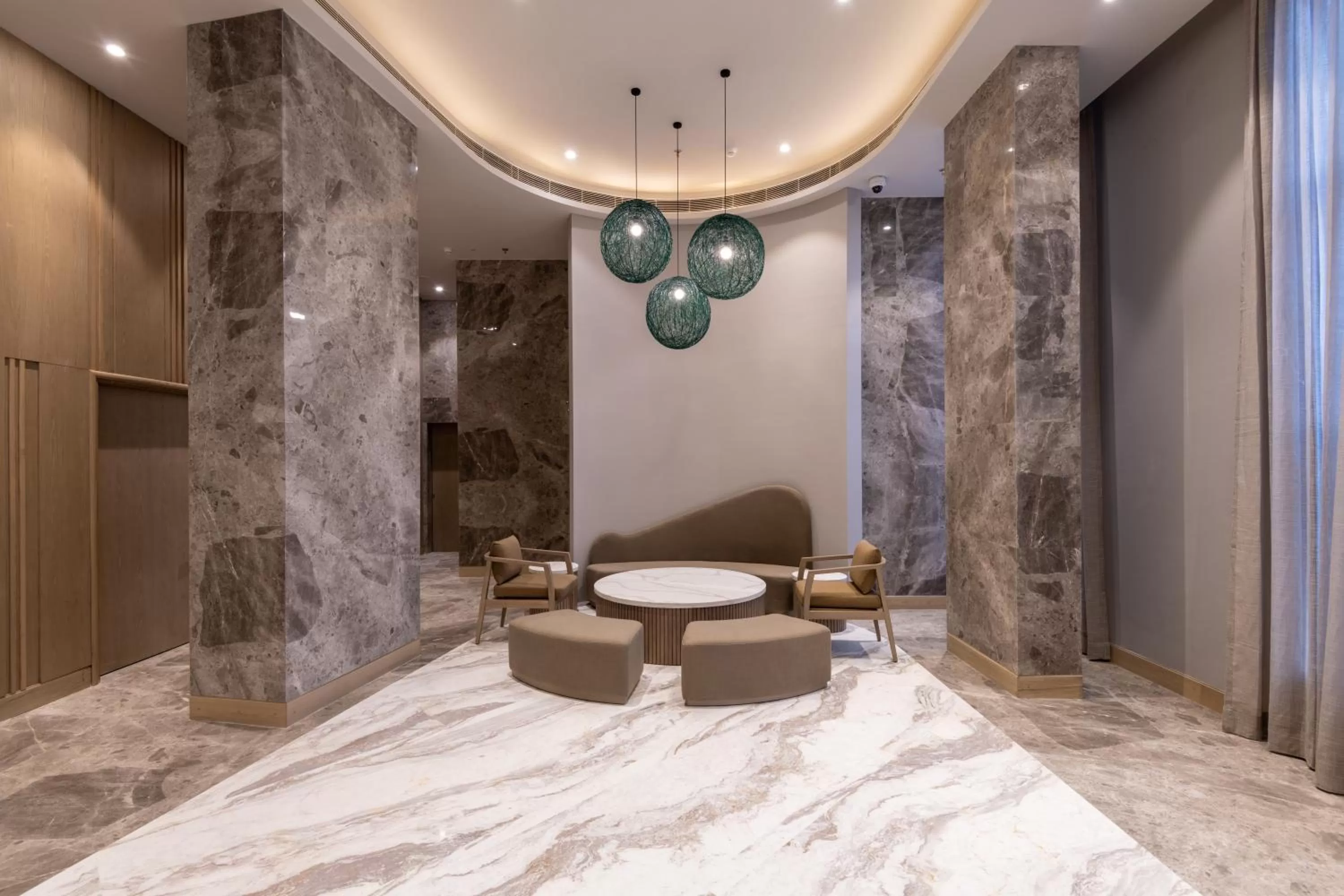 Lobby or reception in Holiday Inn Katra Vaishno Devi by IHG