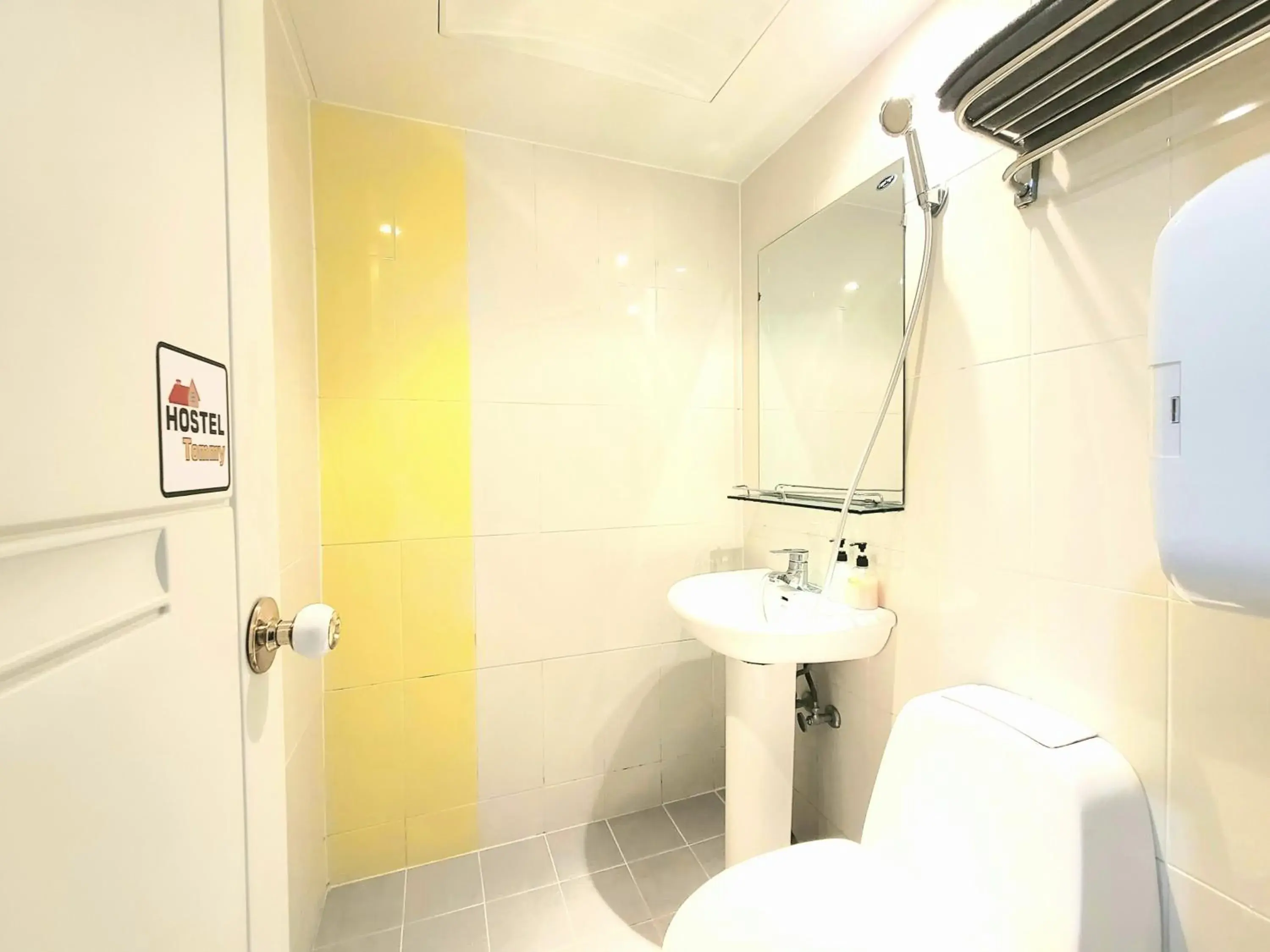 Small Double Room in Hostel Tommy Renewal 2025 Small Double Room in Hostel Tommy Renewal 2025