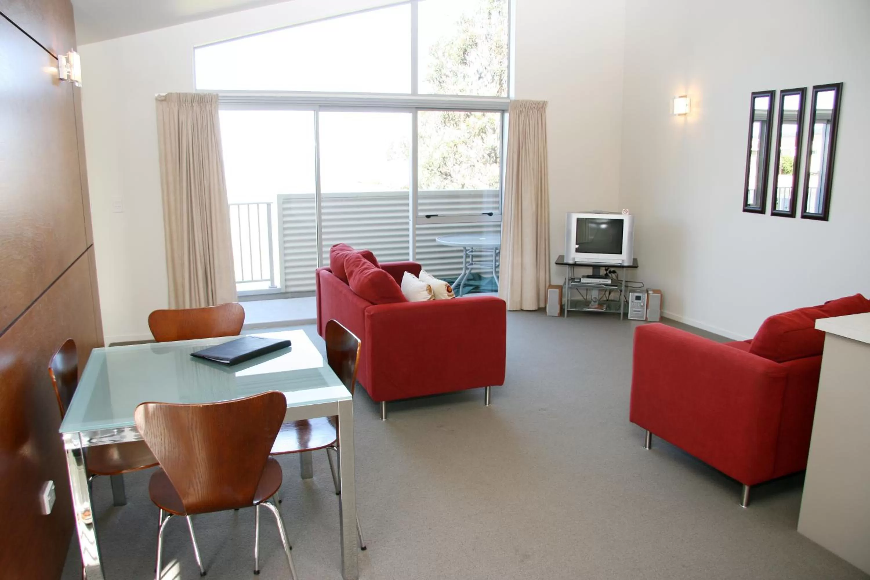TV and multimedia in Oceans Resort Whitianga