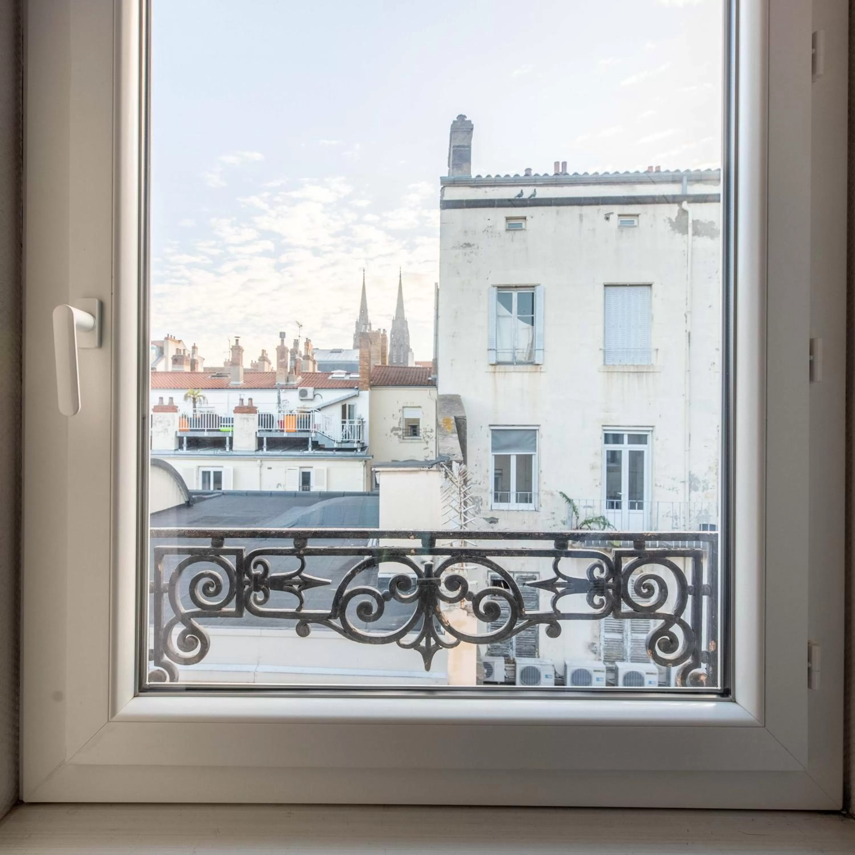Landmark view in CIT'HÔTEL LE DAV Clermont-Ferrand Centre