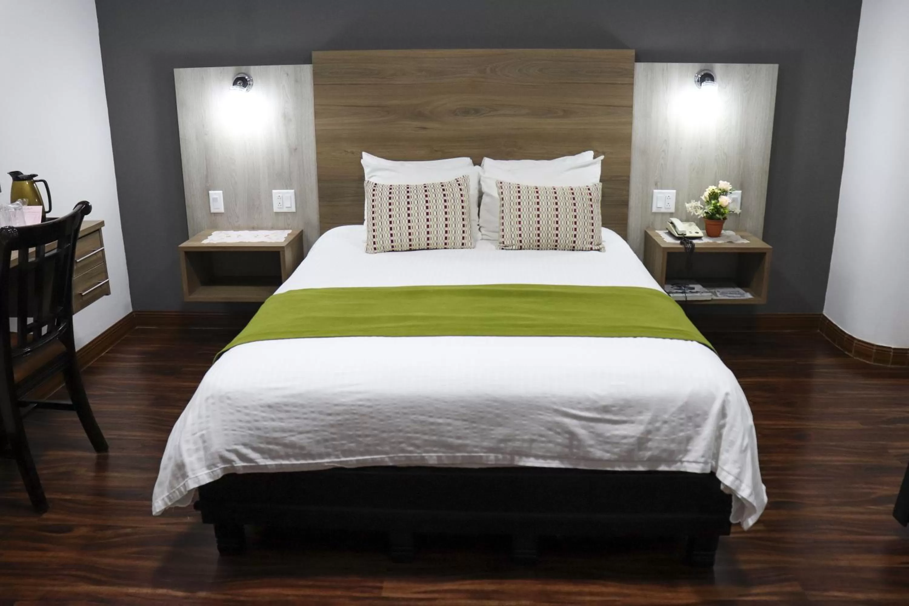 Bed in Hotel Puerta del Sol