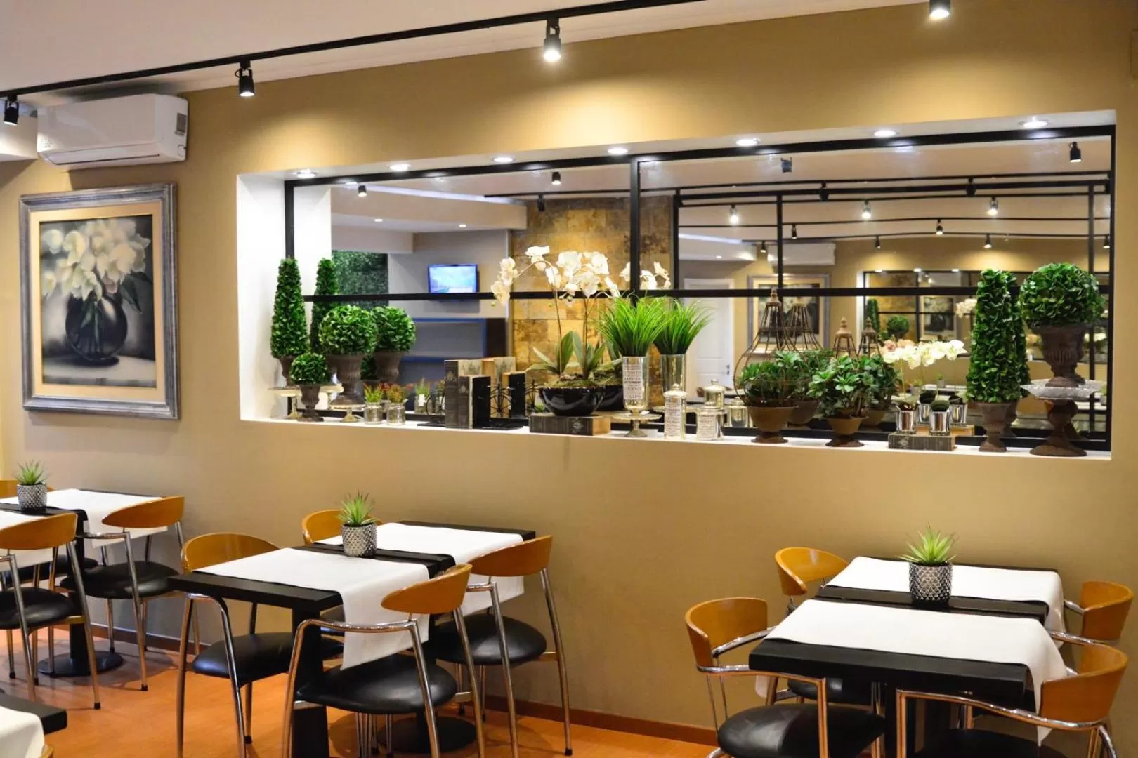 Restaurant/places to eat in Pocitos Plaza Hotel